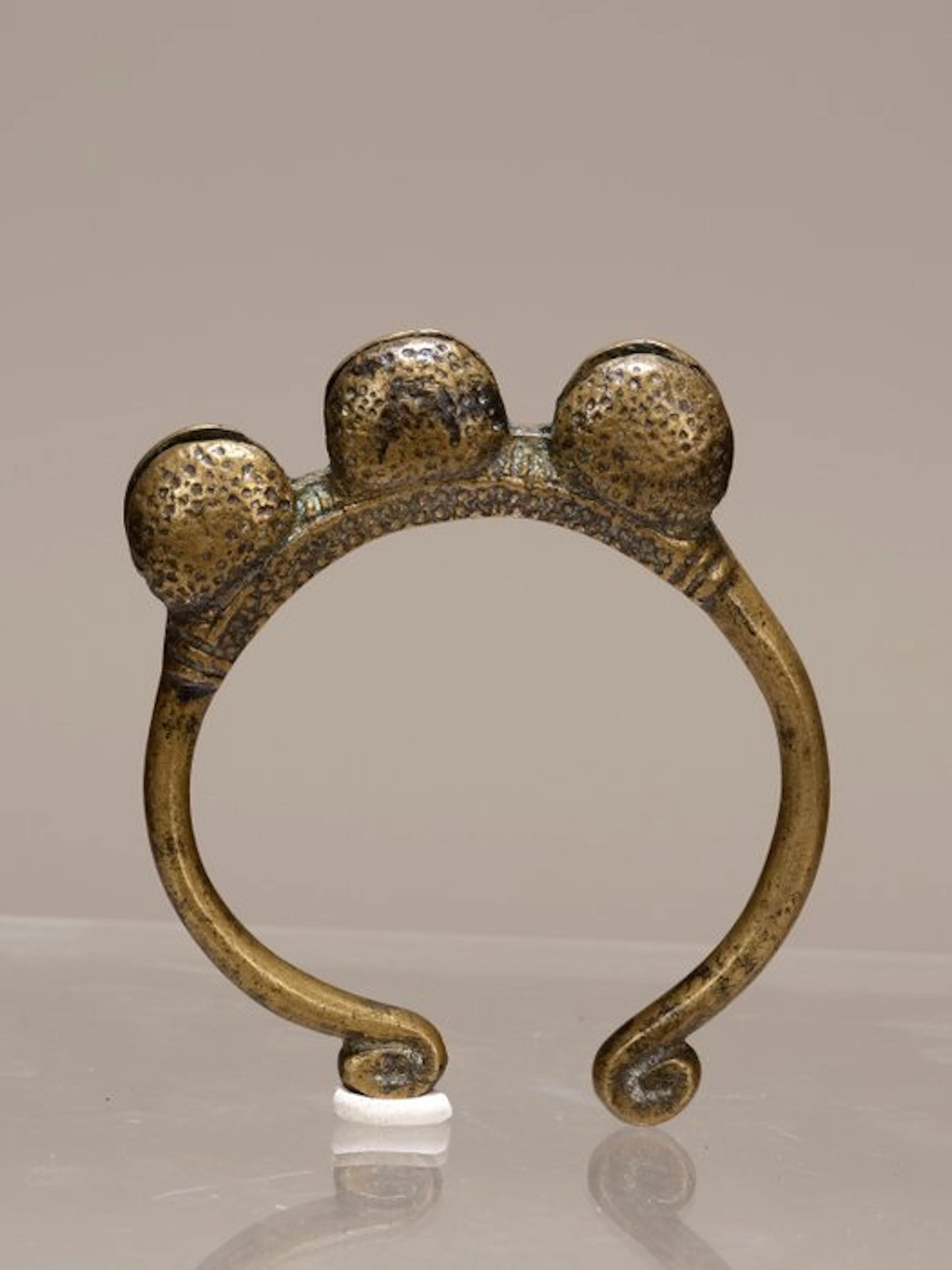 Three-bell anklet / bracelet – Dan / Wé – Côte d’Ivoire /...