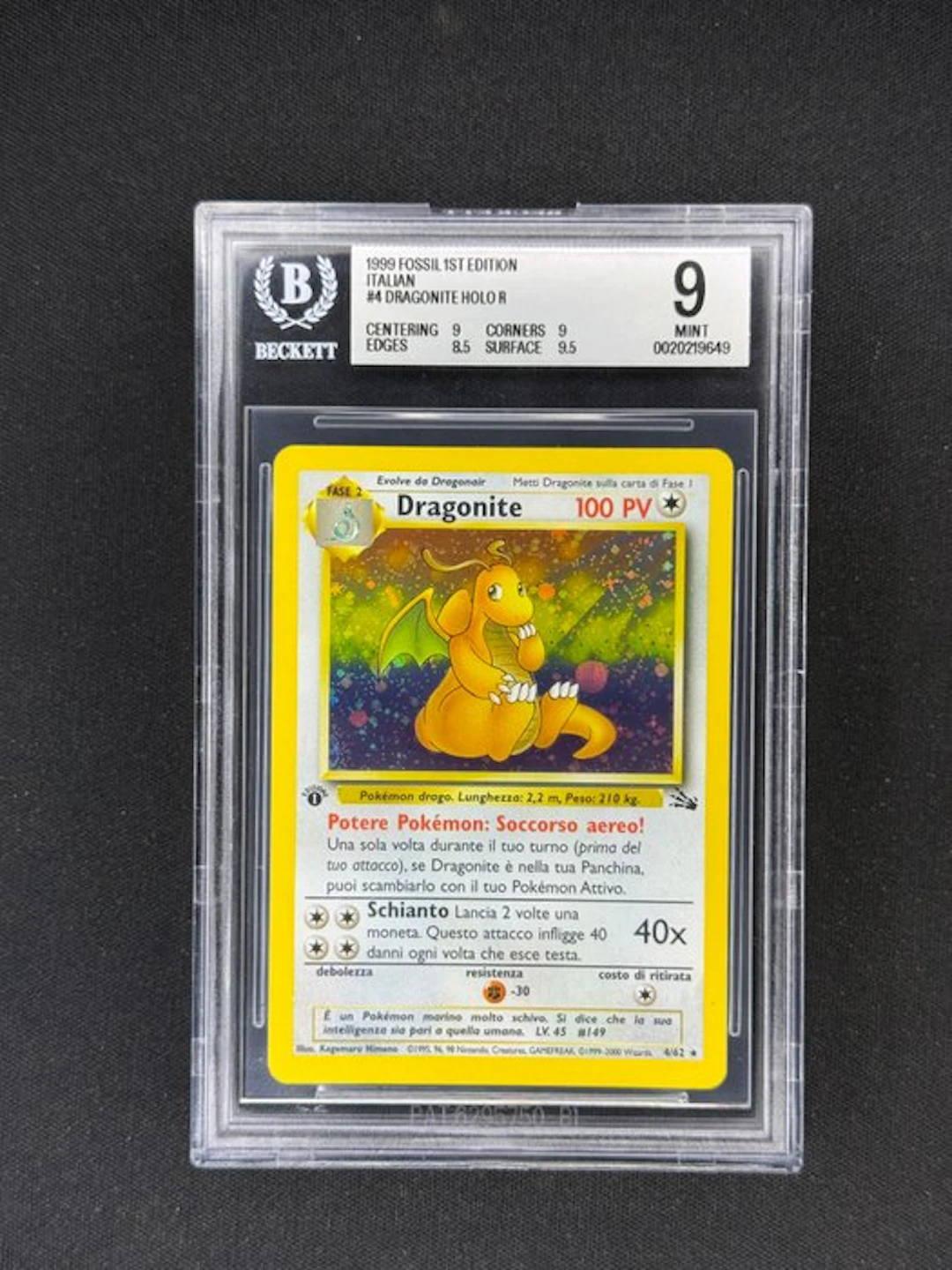 Pokémon - 1 Graded card - Dragonite - Beckett 9