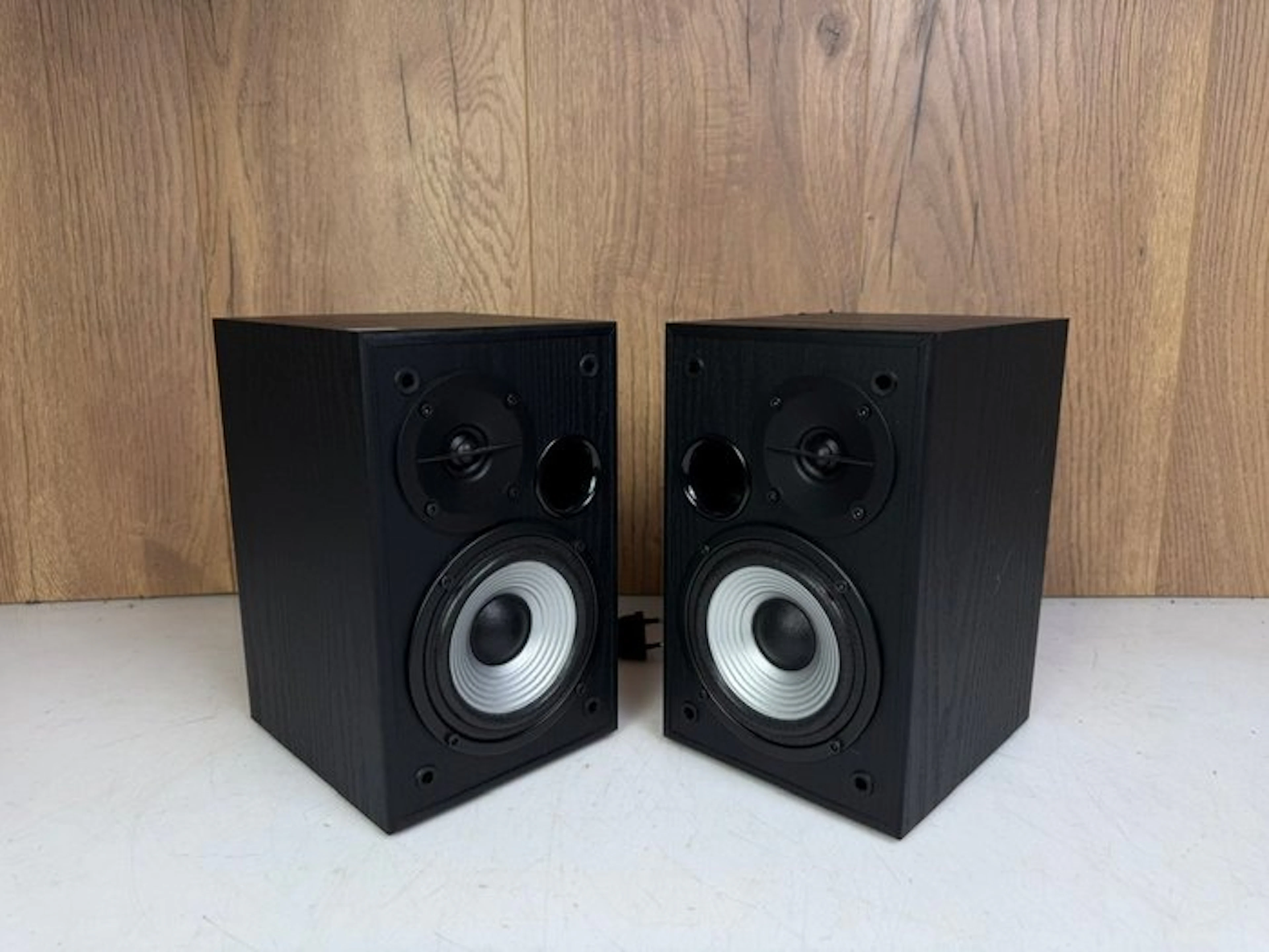 Edifier - R980T Compact Powered Desktop Active Speaker set