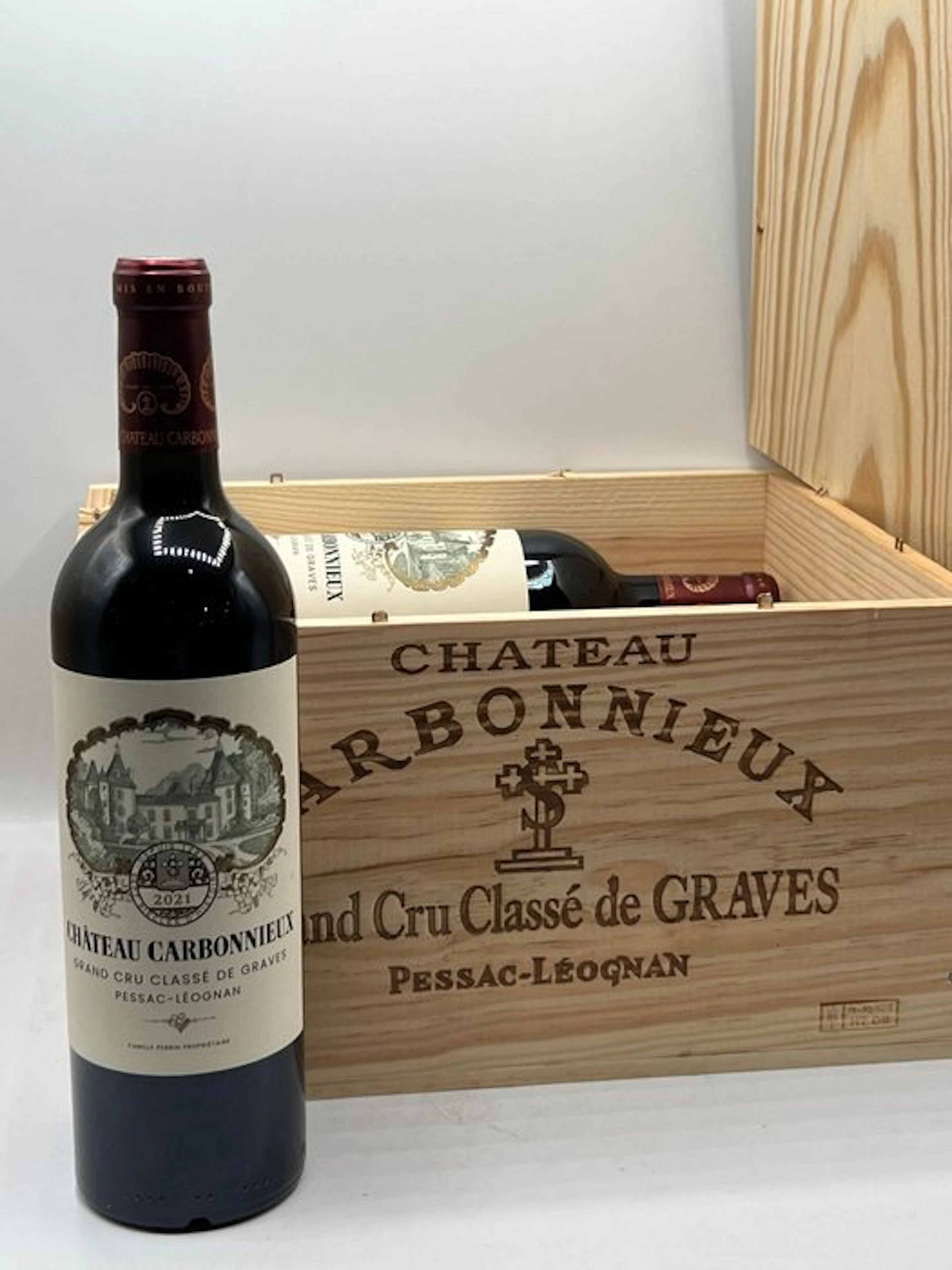 2021 Chateau Carbonnieux - Pessac-Léognan Grand Cru Classé - 6 Bottles (0.75L)