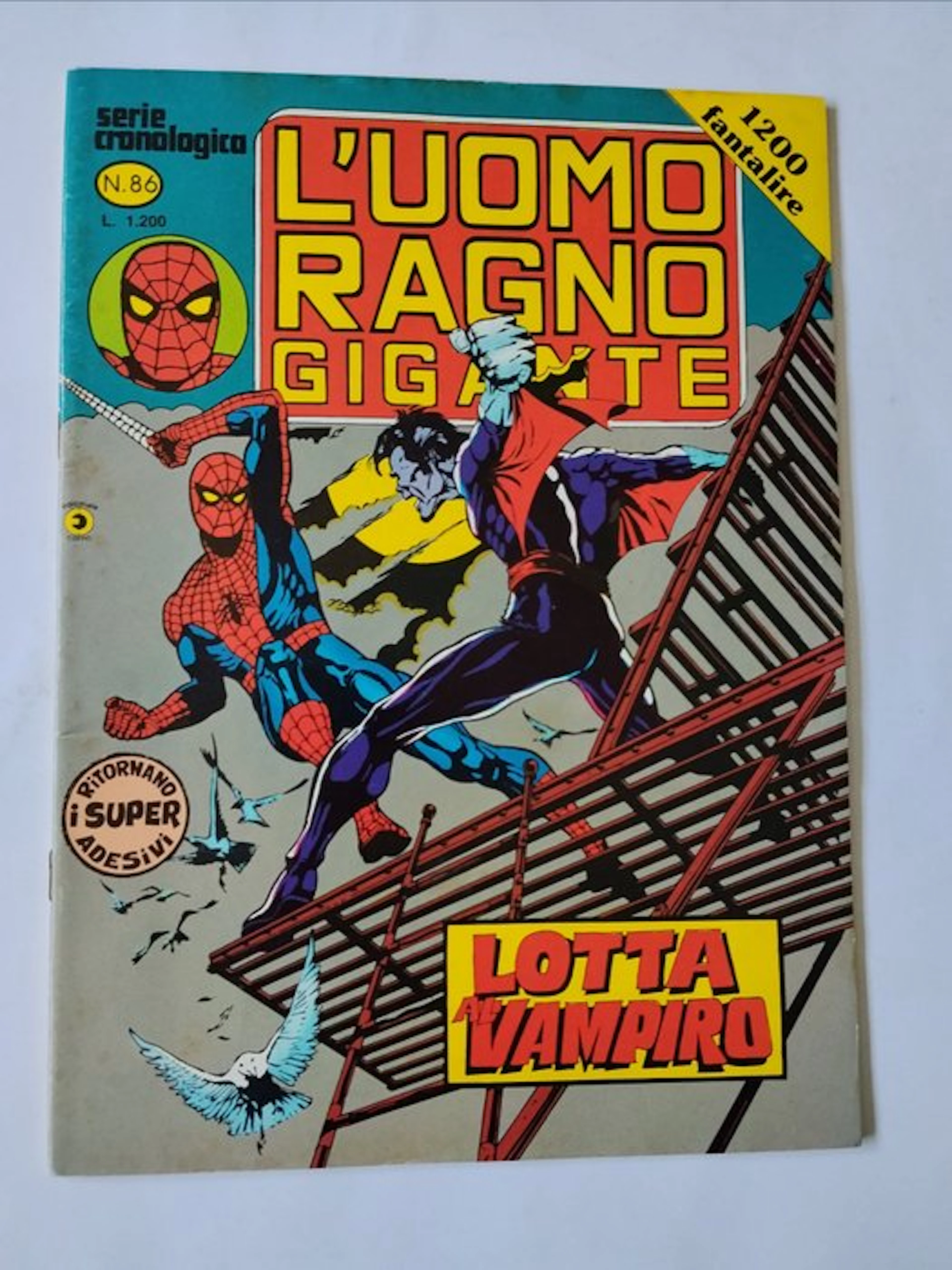 Uomo Ragno gigante n