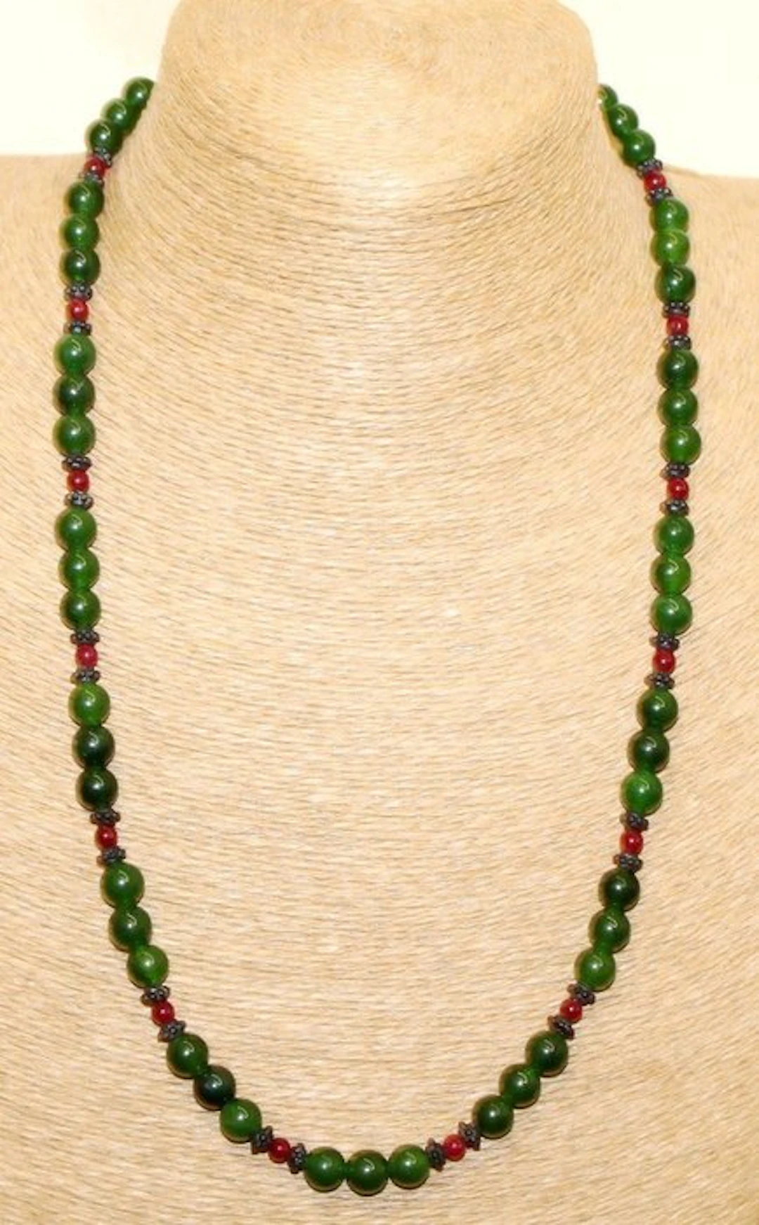 Really nice necklace handmade nephrite jade and ruby beads - 180 Cts