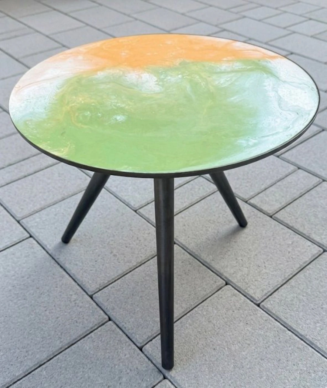 Coffee table - Resin, Metal