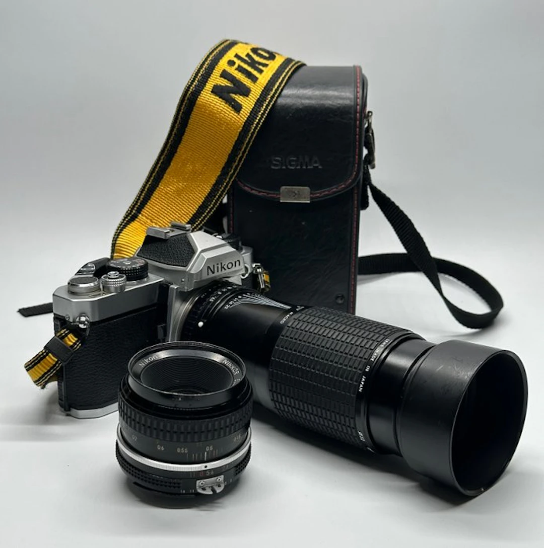 Nikon FM 2207561 - 2x lens + accessoires - Single lens reflex camera (SLR)