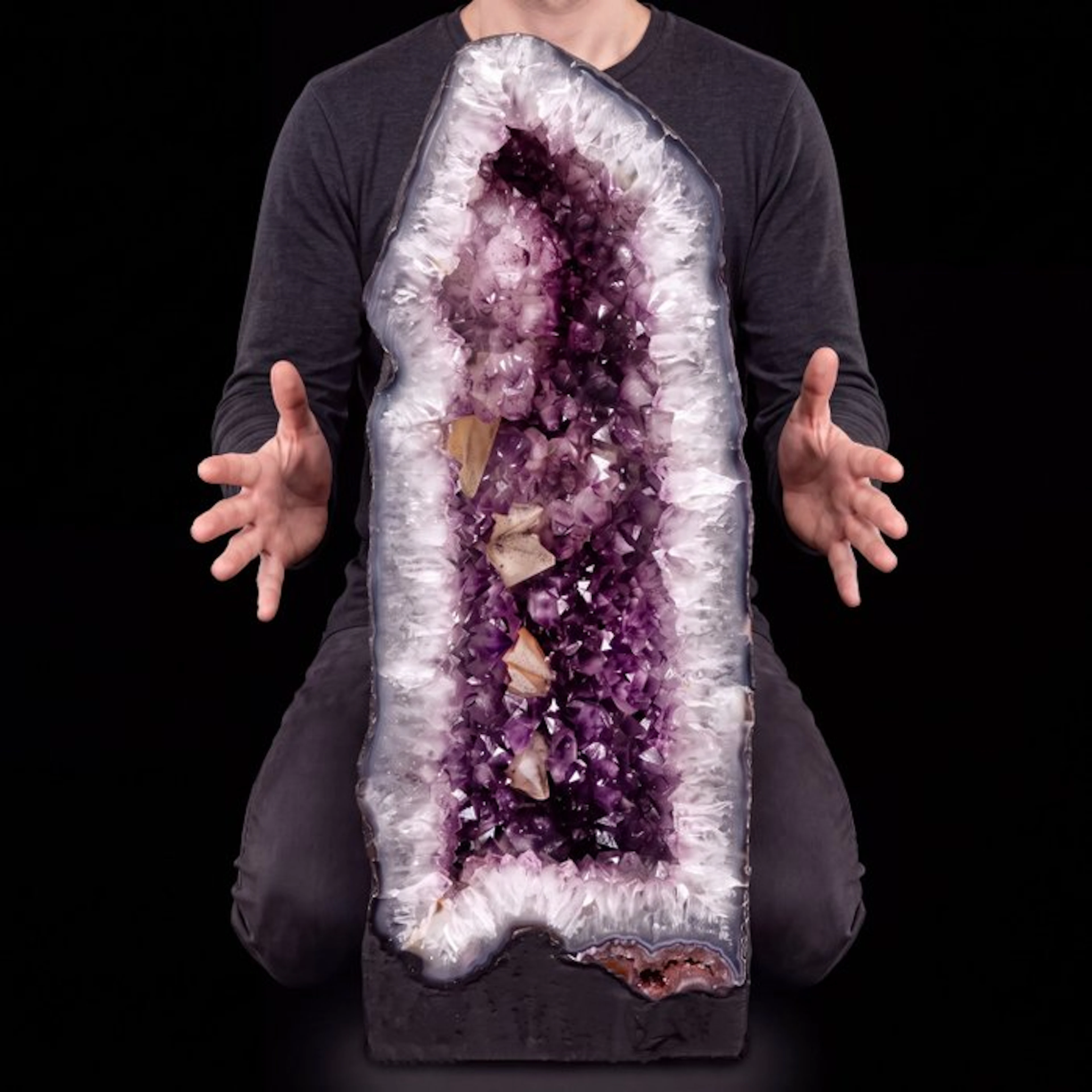 Amethyst - Cathedral Geode - 49x19x18 cm- 20.1 kg