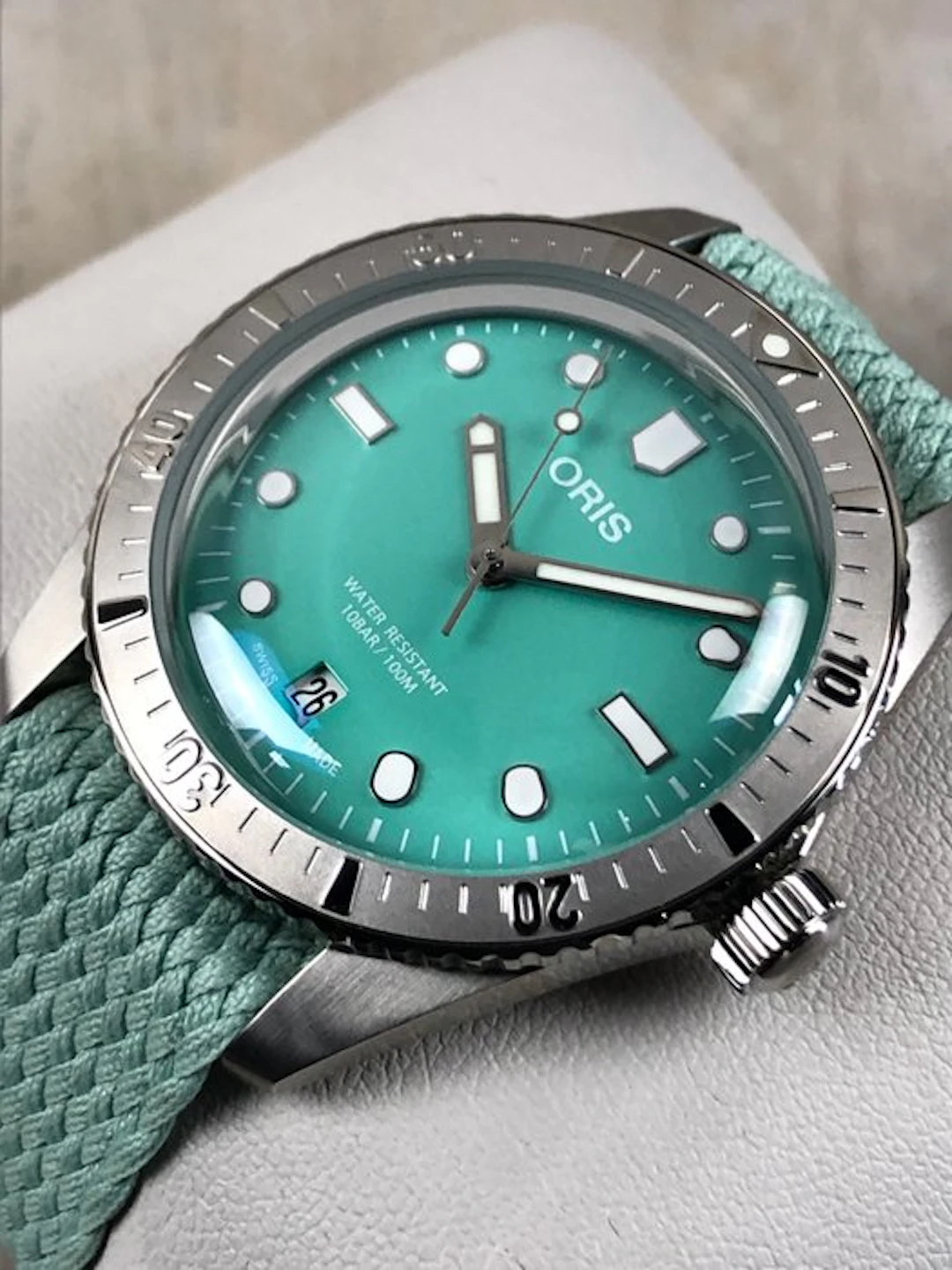 Oris - Divers Sixty Five Cotton Candy Automatic Green...
