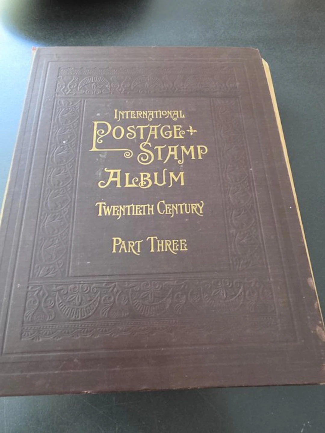 World 1870/1935 - The antique album contains many countries up to 1935.