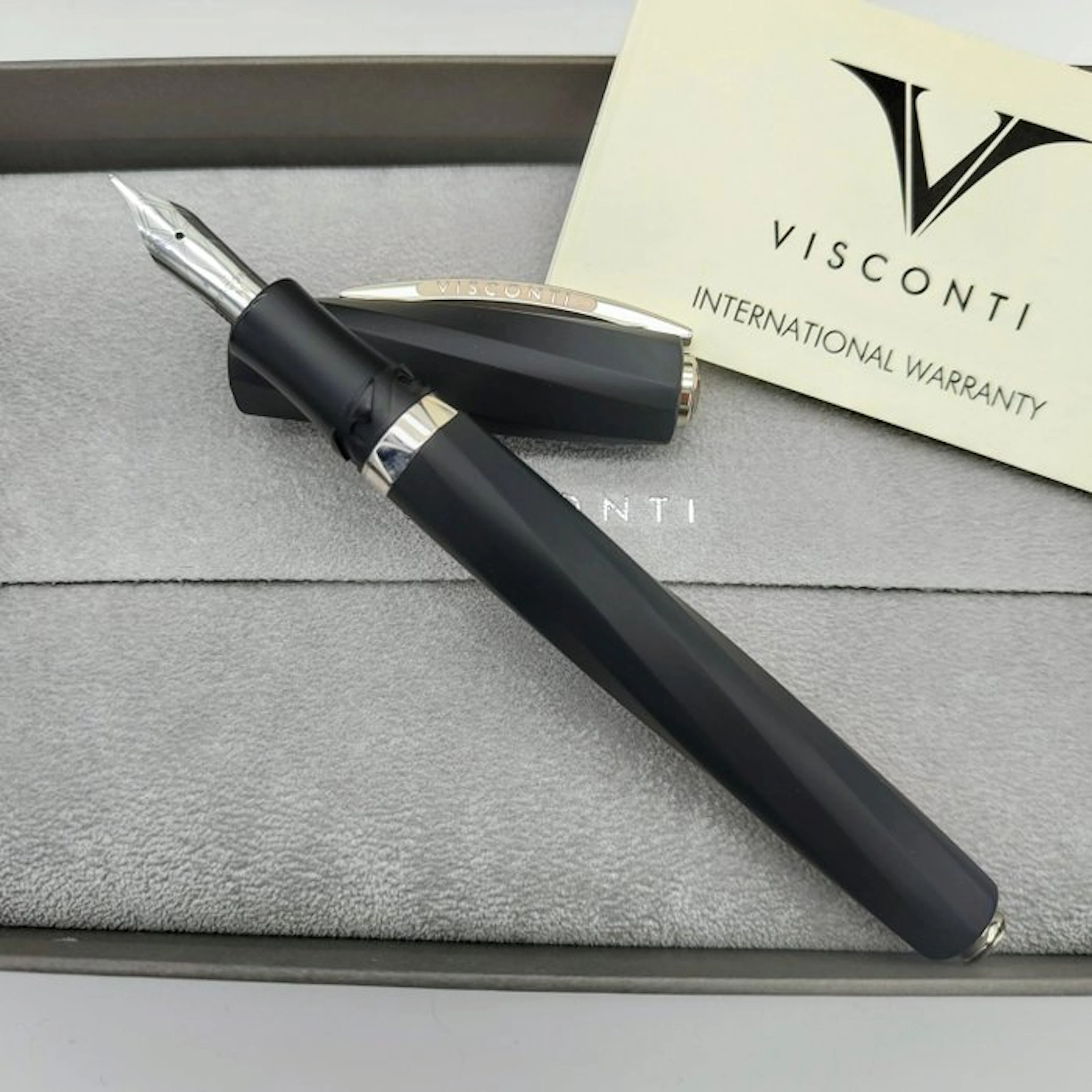 Visconti - Divina Matte - Fountain pen