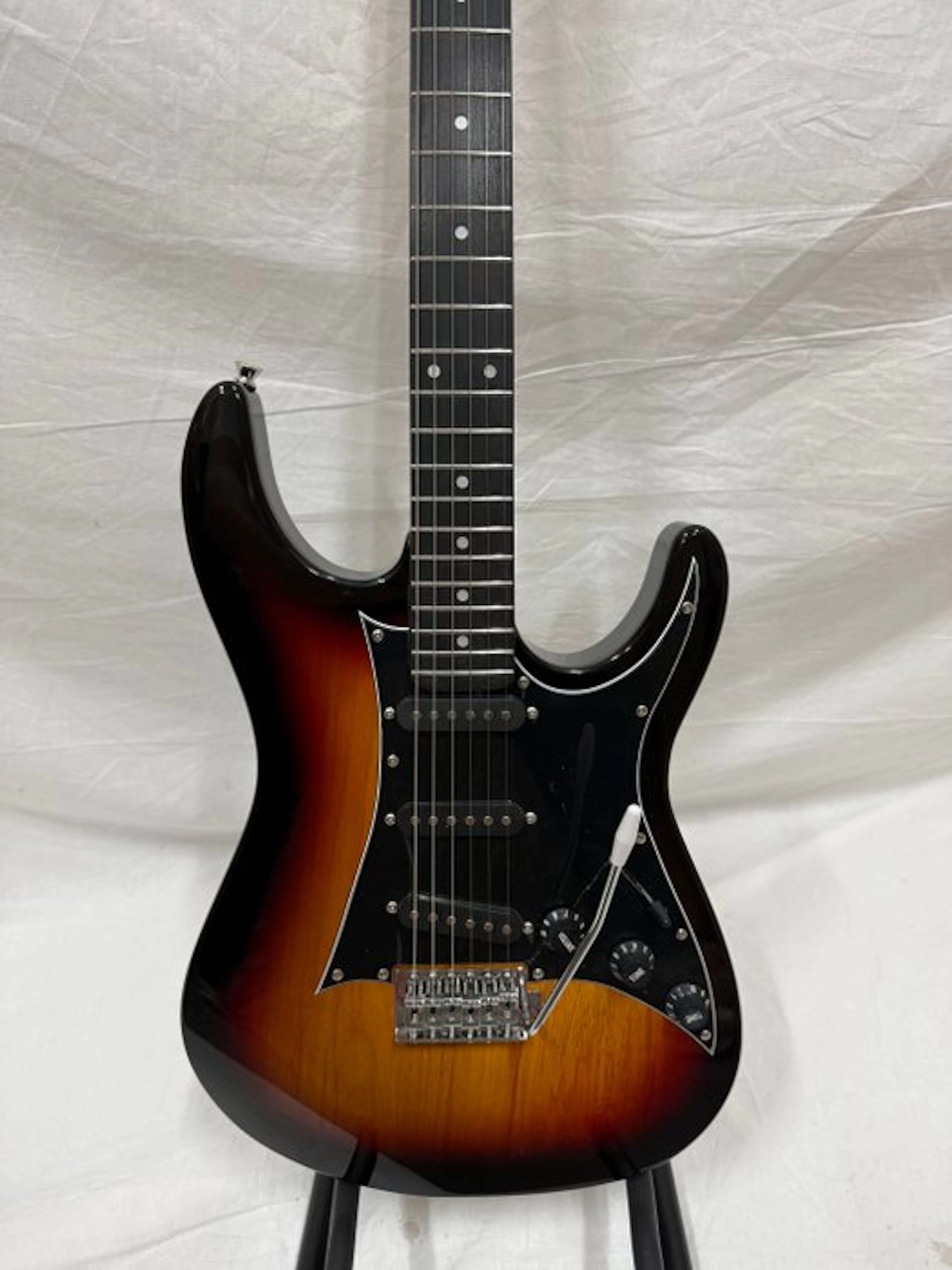 Lintage Guitars - STR-01-SB (ST-Style