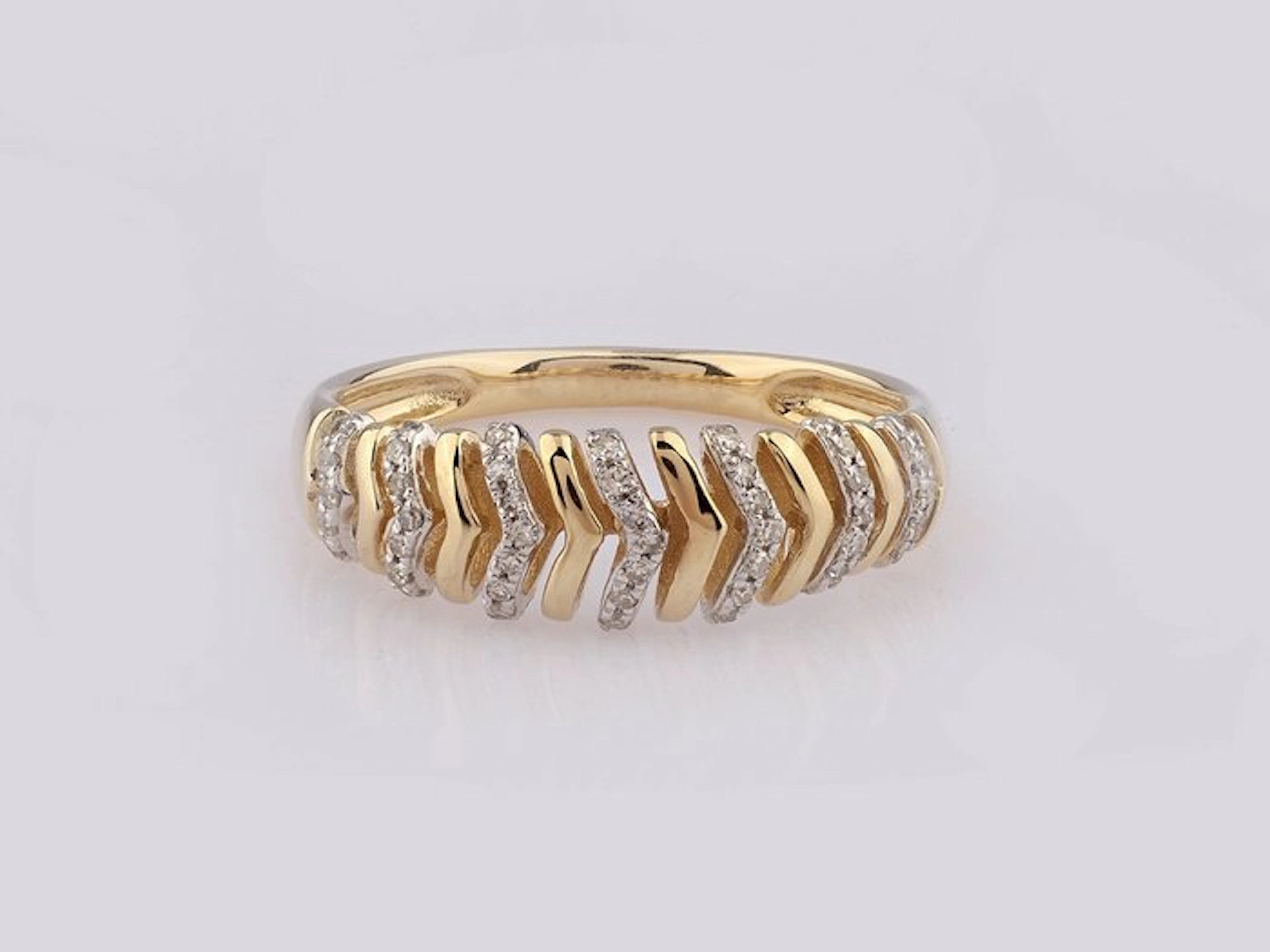 Ring - 14 kt. Yellow gold - 0.16ct. tw. Diamond (Natural)