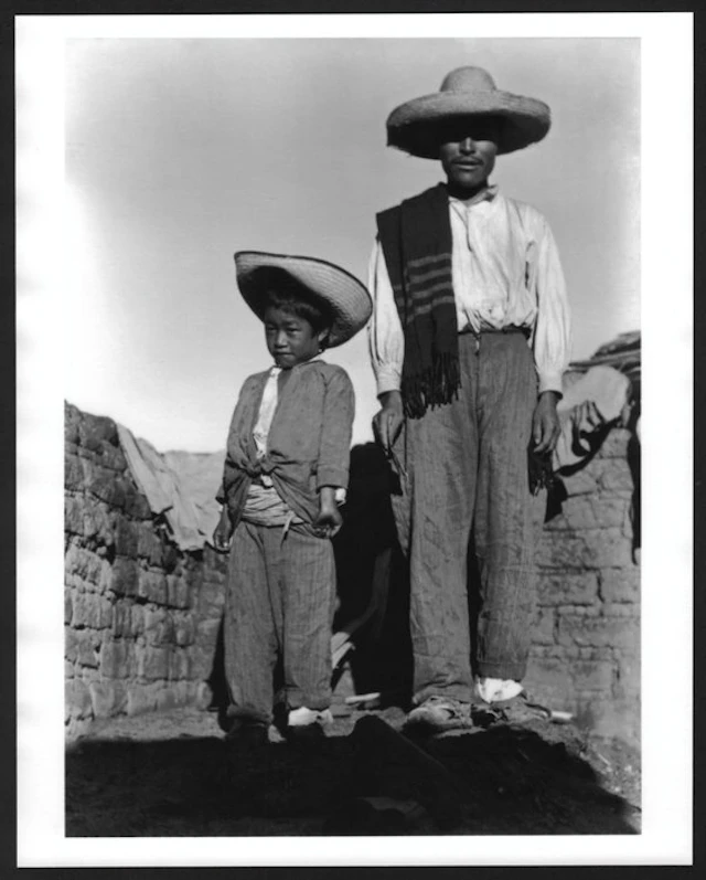 Tina Modotti (1896–1942) - Campesino and Son, Veracruz, Mexico, 1927