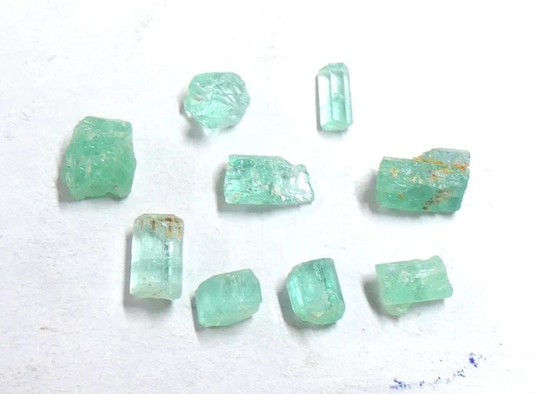 Beautiful emerald crystals 100% natural Crystal- 1.4 g - (9)