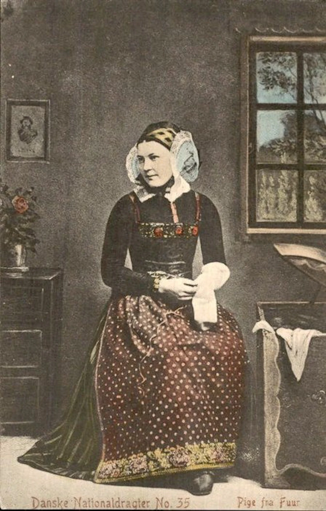 traditional costume - Postcard (135) - 1900-1999