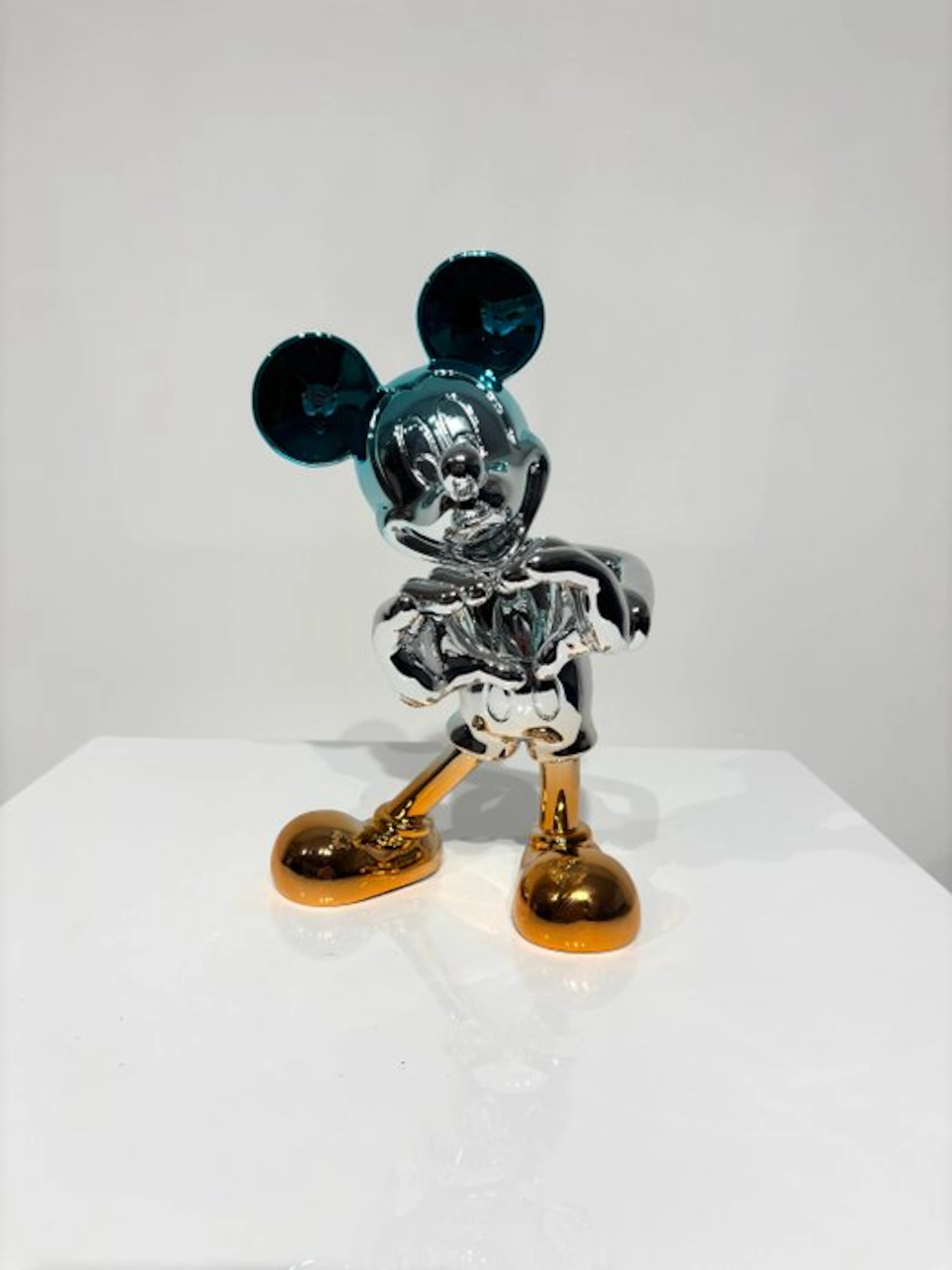 Van Apple - Mickey With Love