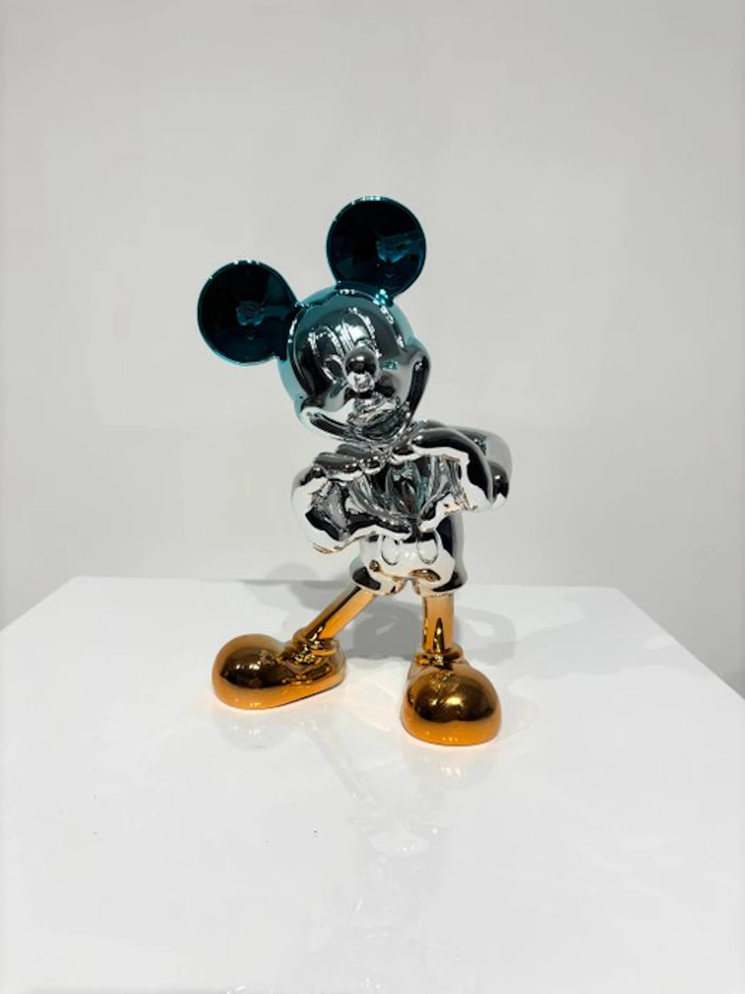 Van Apple - Mickey With Love