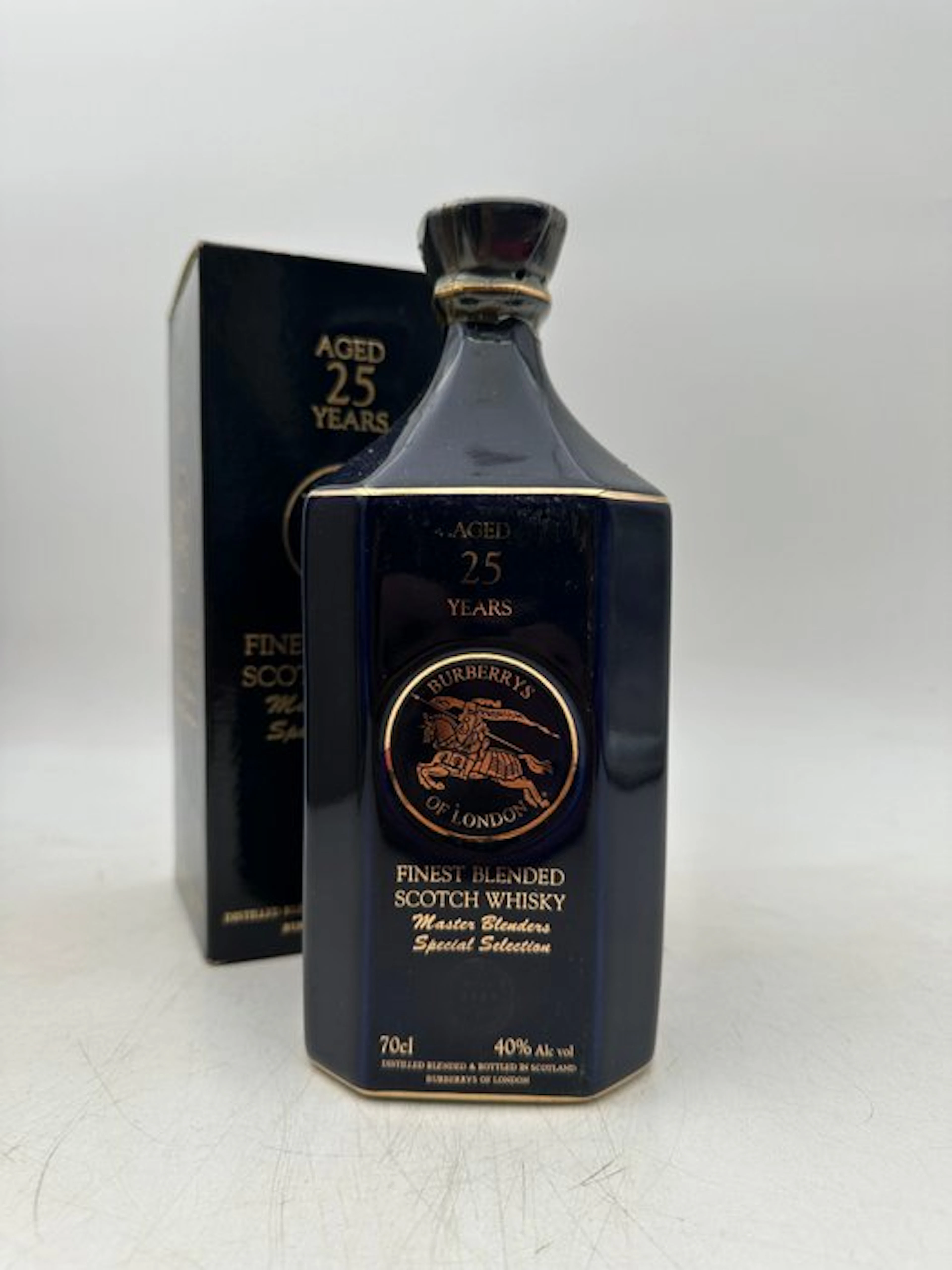Burberrys' 25 years old Master Blenders Special Selection - 70cl