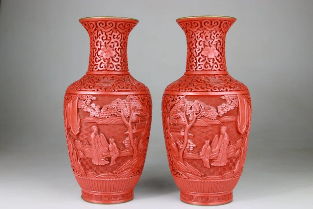 Pair of Chinese lacquered carved mirrored vases - Chinese lacquer