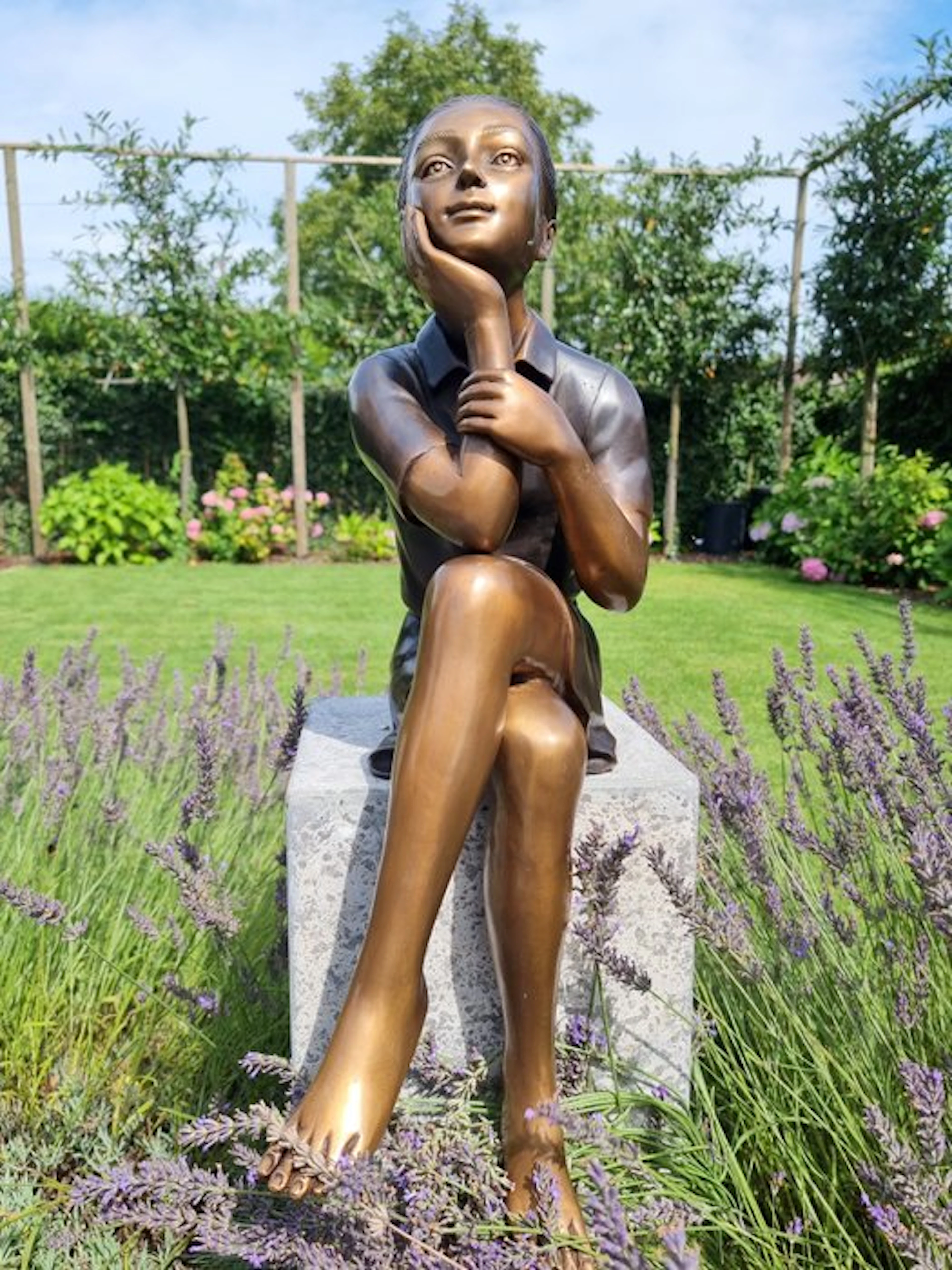 Sculpture, Dromend meisje - 67 cm - Bronze