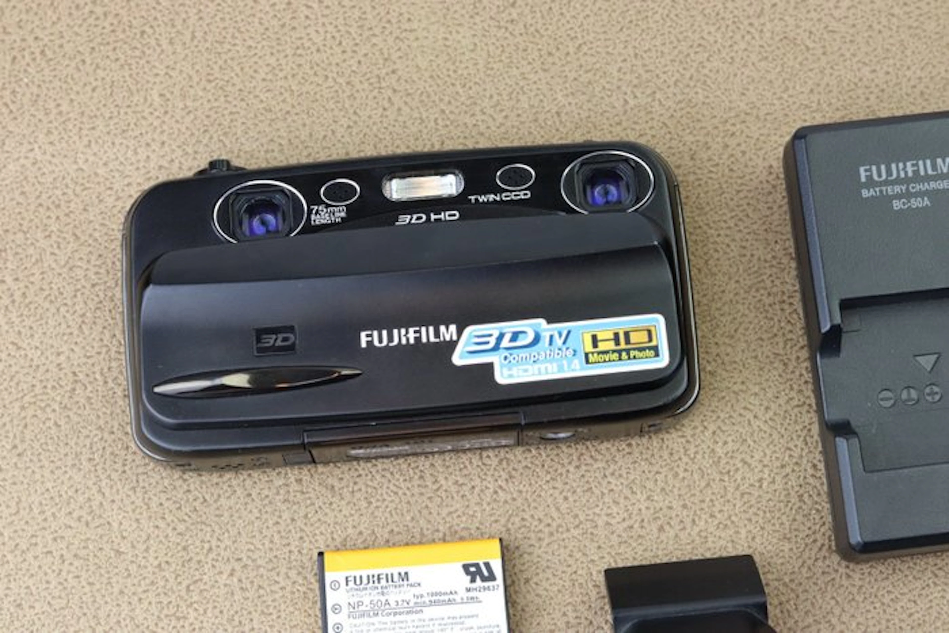 Fuji Fujifilm FinePix Real 3D W3 Digital compact camera