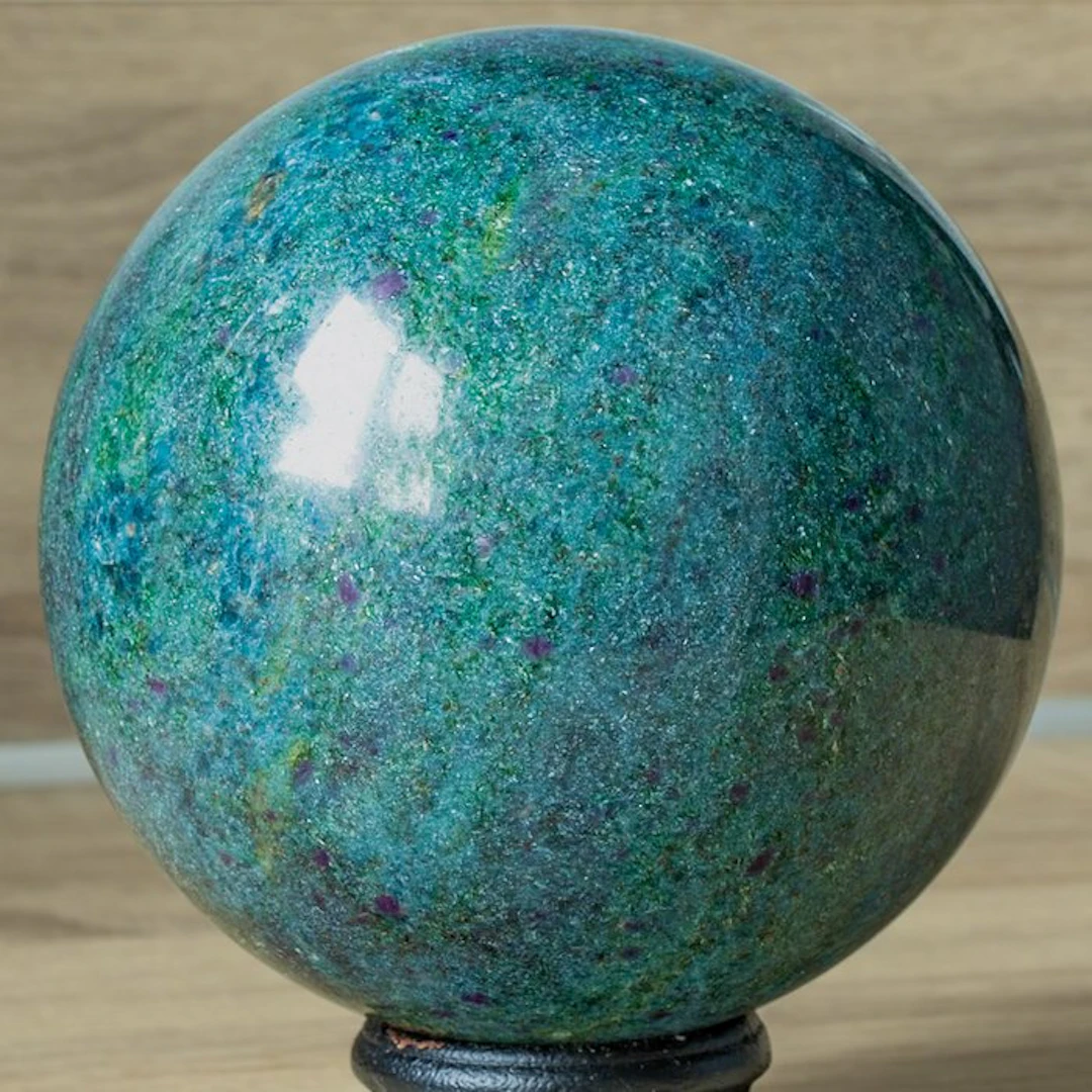 Ruby in Kyanite Quality sphere Crystal - Height: 10.4 cm...