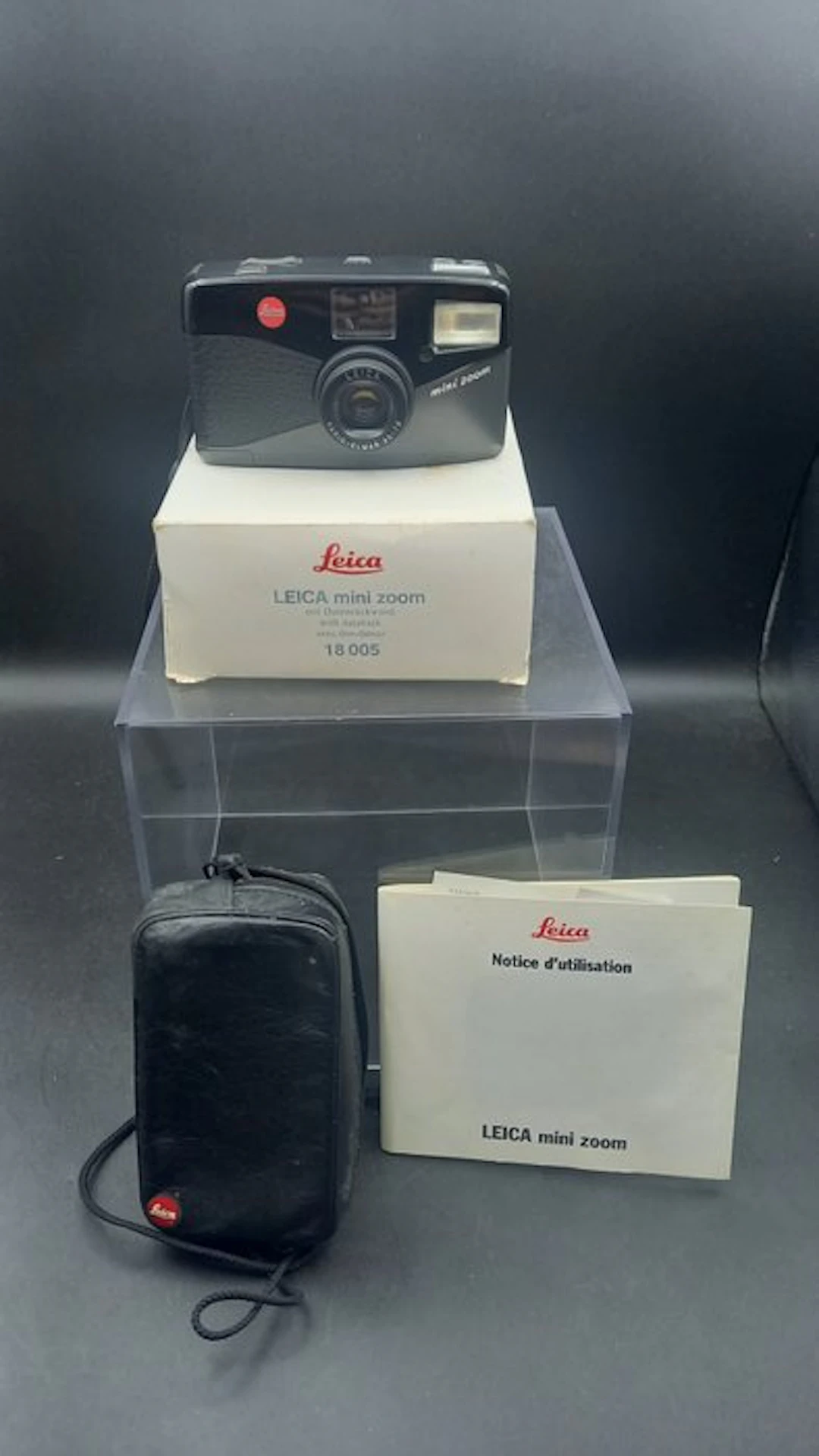 Leica Mini- Zoom Analogue camera