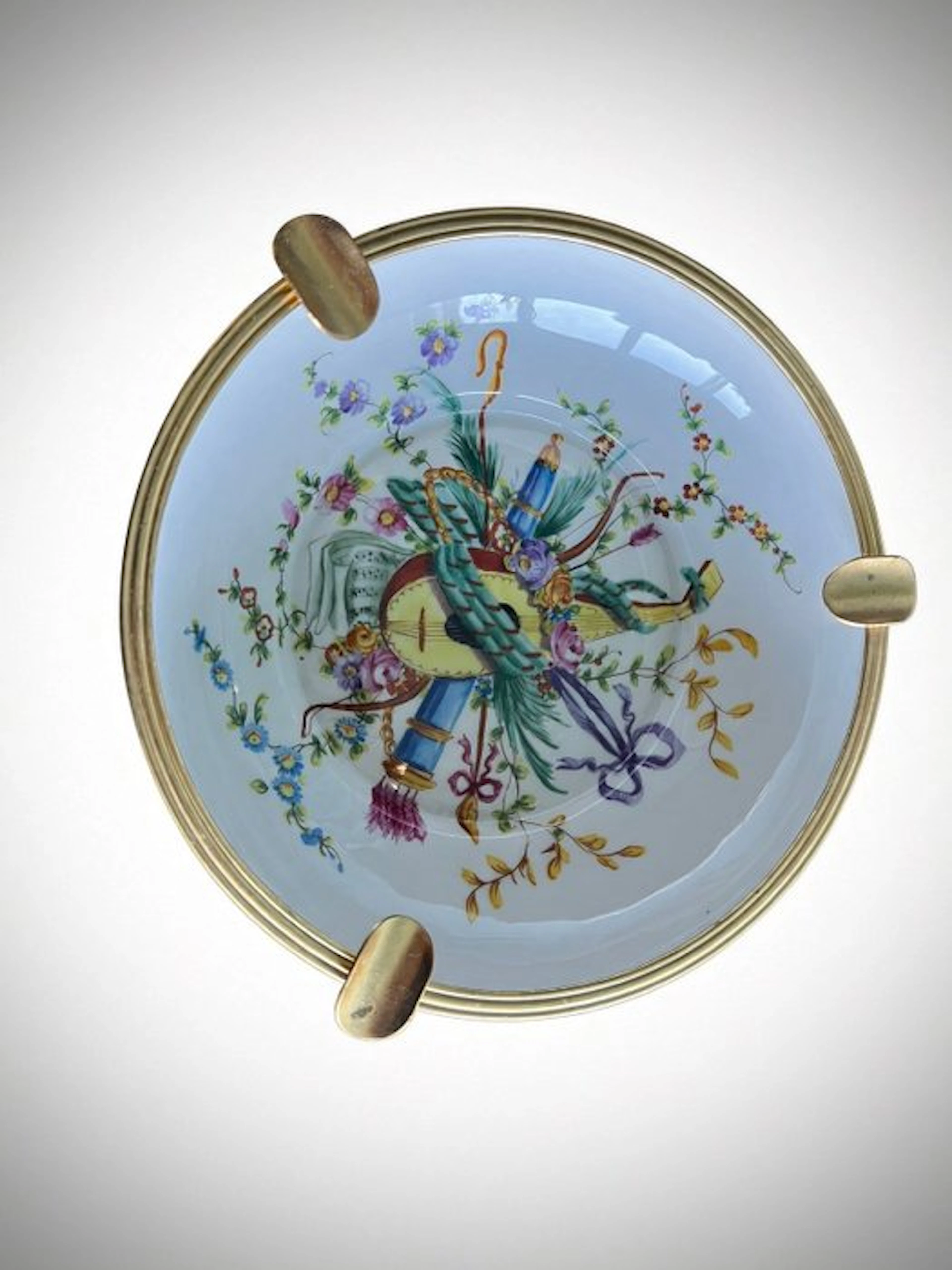 Bowl - An Antique 19th Century French Porcelaine de Paris...