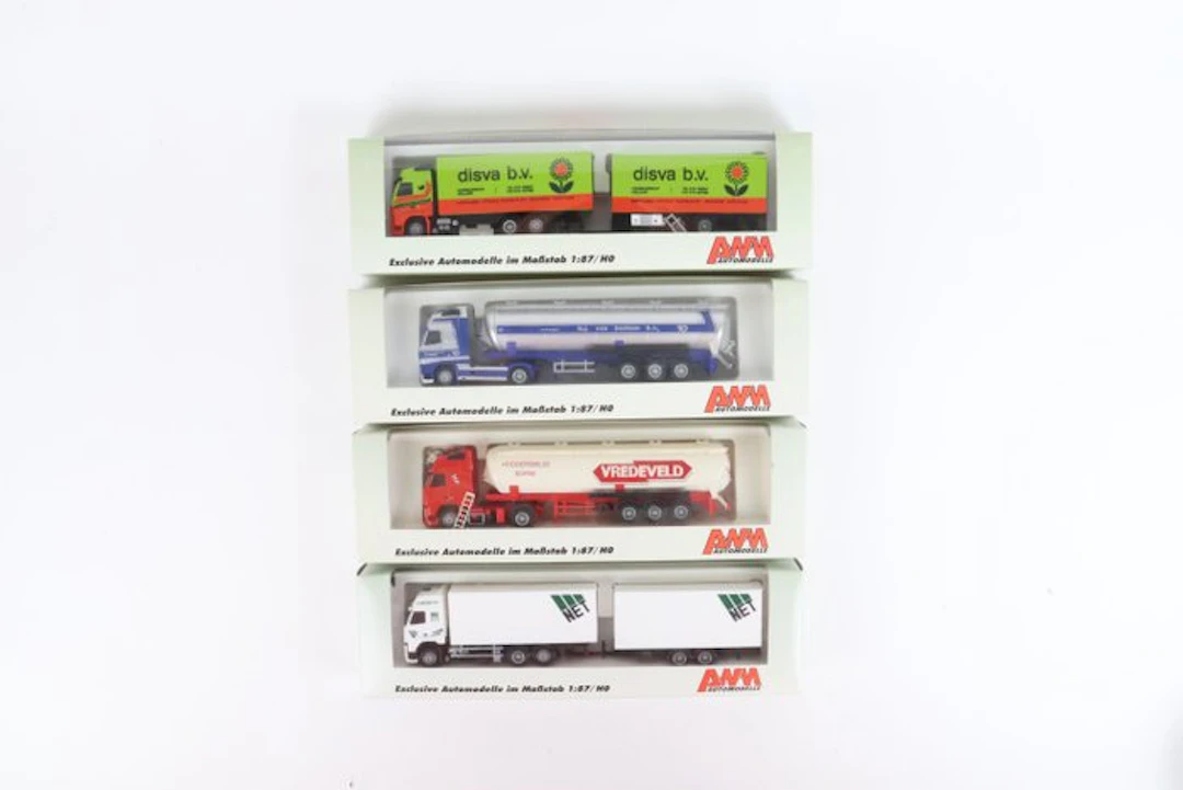 AWM H0 - Model train vehicles (4) - Dutch truck/trailer combinations