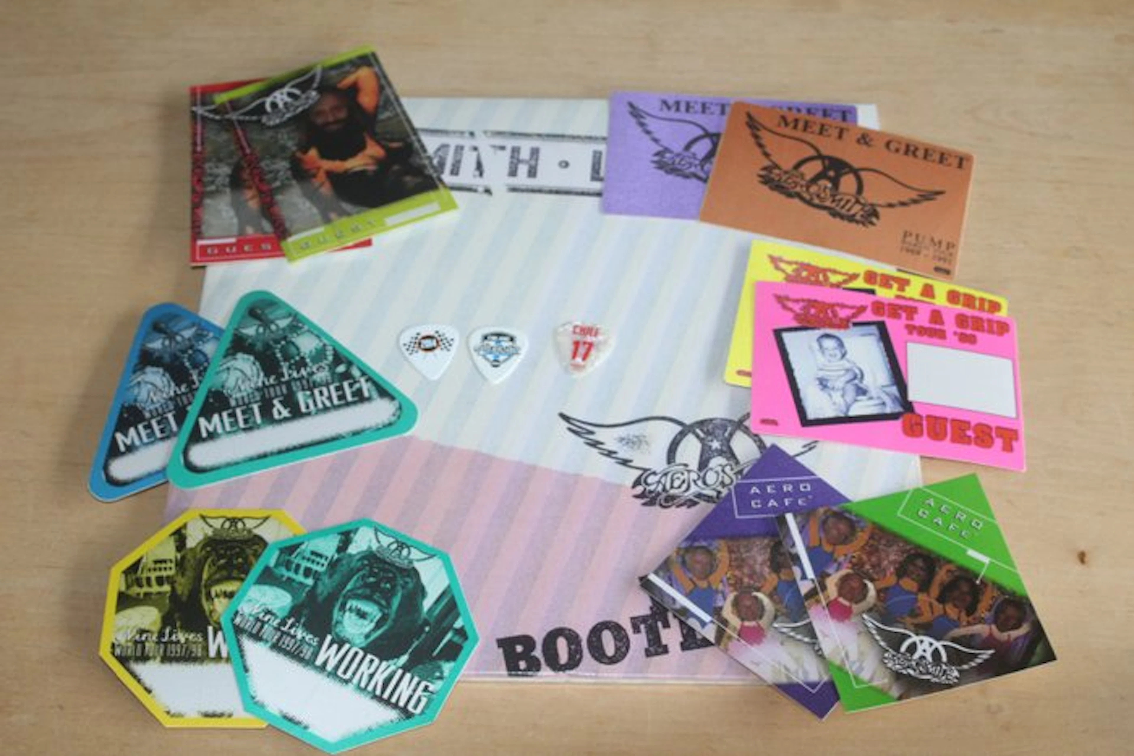 Aerosmith - Live! Bootleg + Backstage Passes + Guitar...