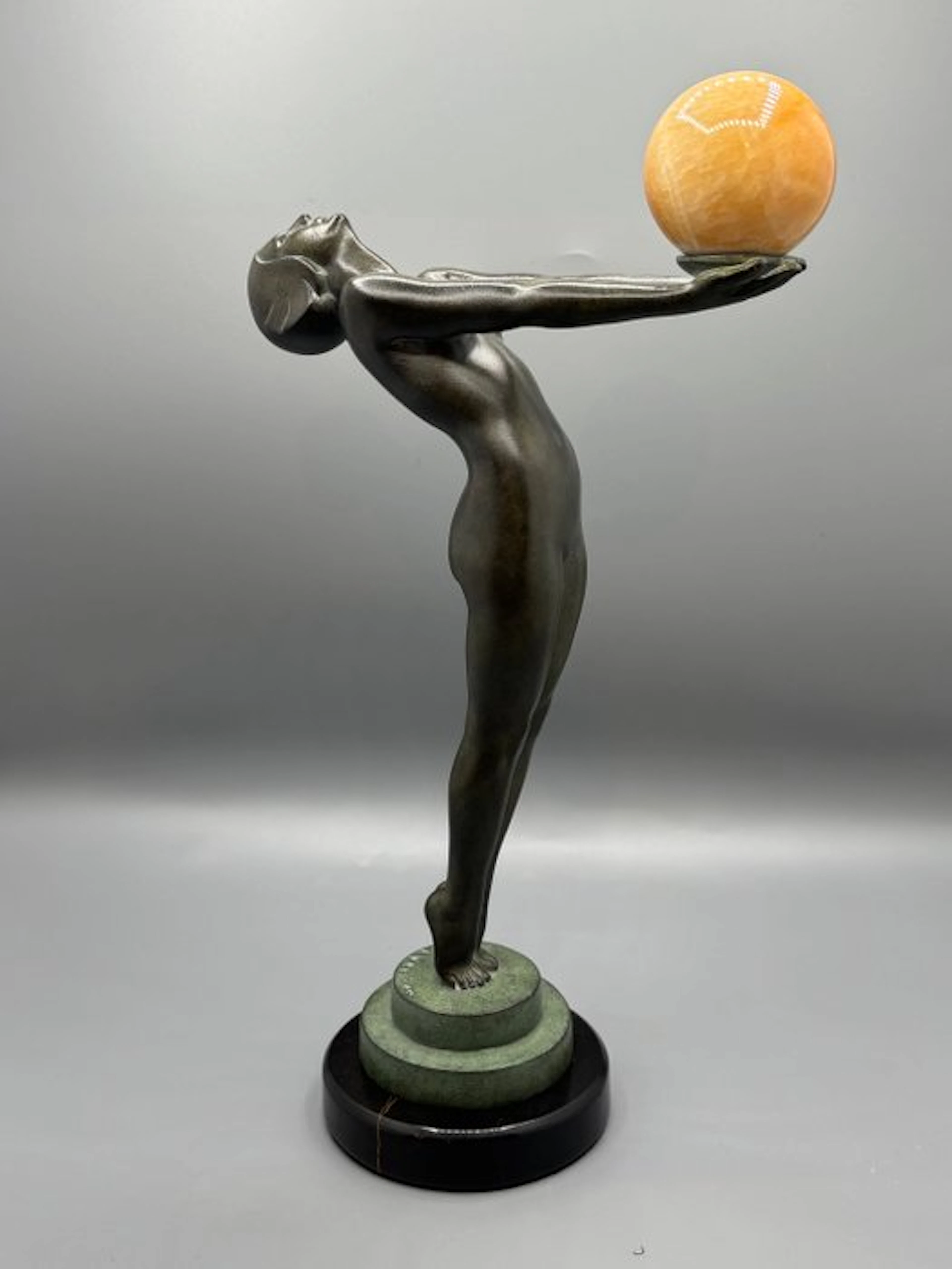 Max Le Verrier - Sculpture, 'Lueur' - 32 cm - metal and marble - 2024