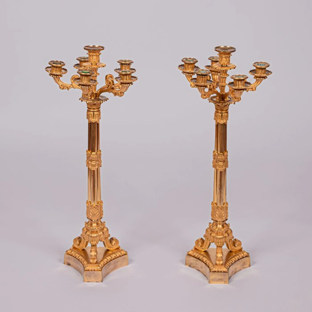 Paar Charles X kandelabers, circa 1830 - Candelabrum - Gilt bronze