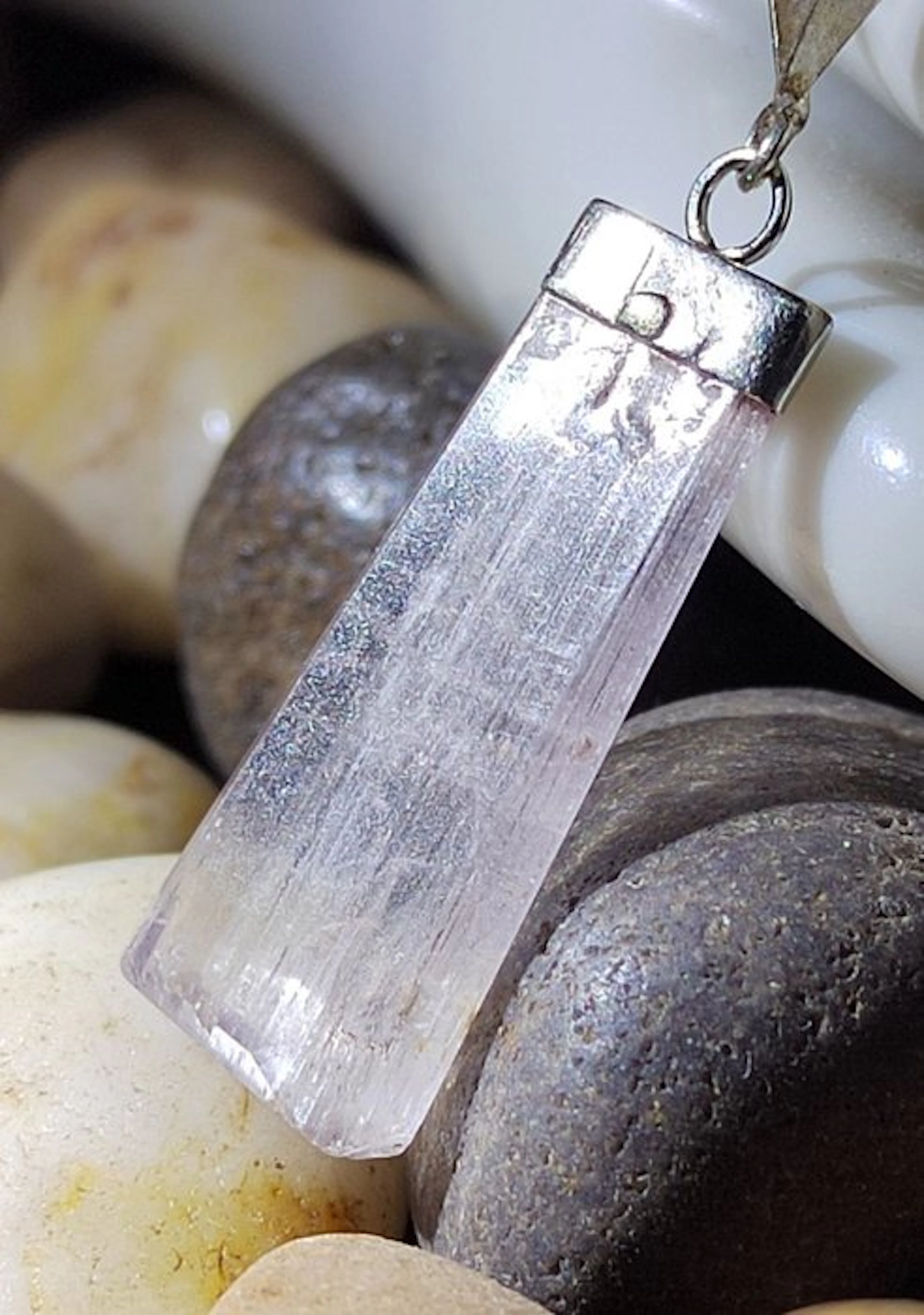 Kunzite Kuncita Pendant - High Quality - 18.75 Cts - No Reserve Price- 3.74 g