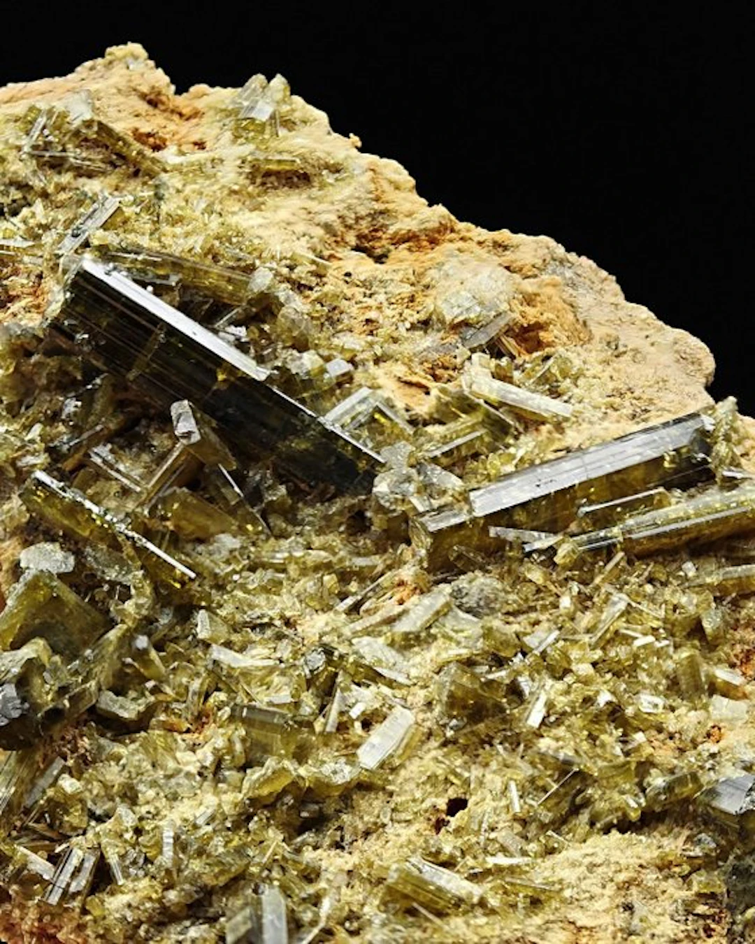 AESTHETIC INTENSE GREEN EPIDOTE