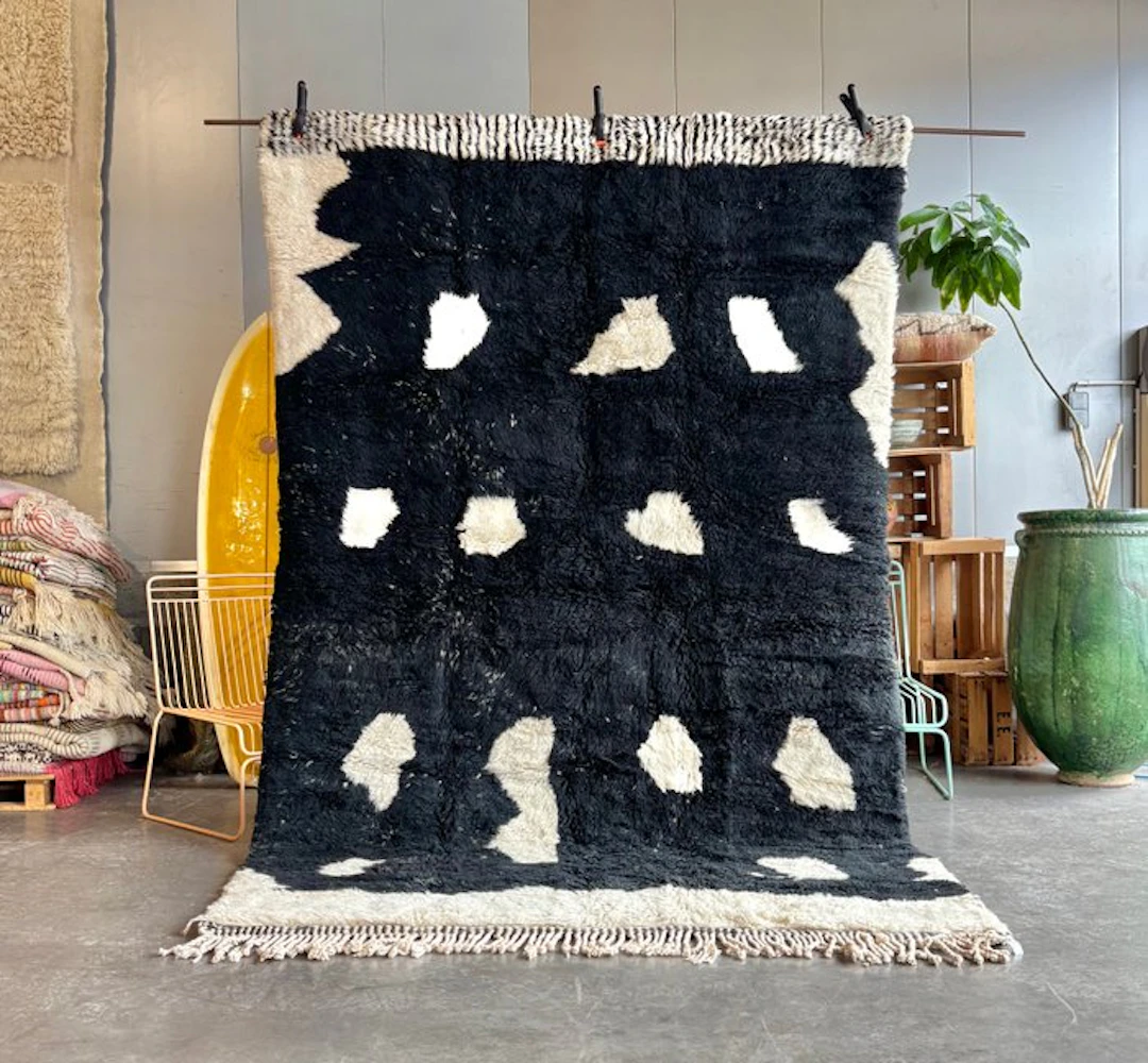 Large Handwoven Moroccan M'rirt Rug – Black & Ivory...
