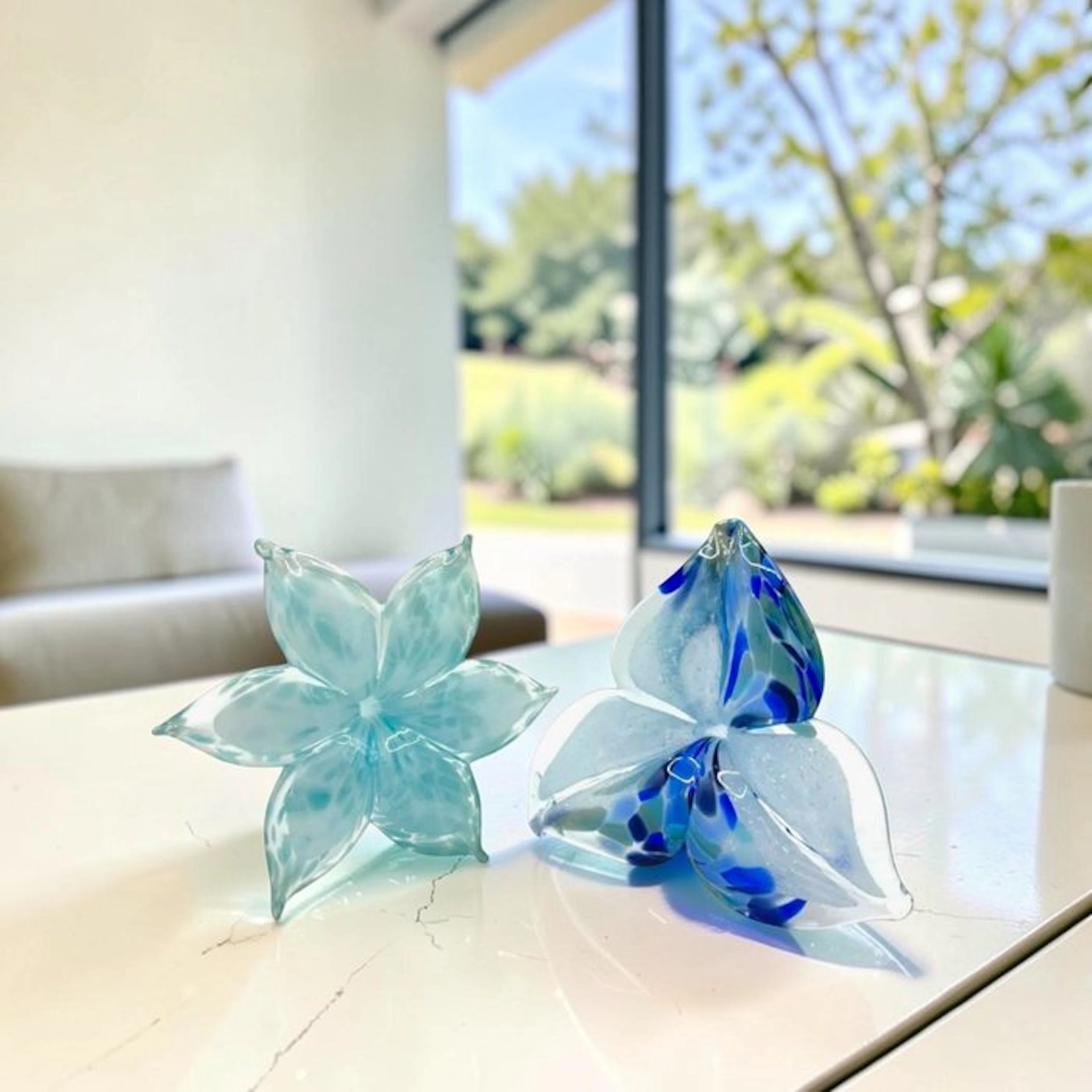 Centrepiece (2) - Glass - Flowers in Artistic Glass