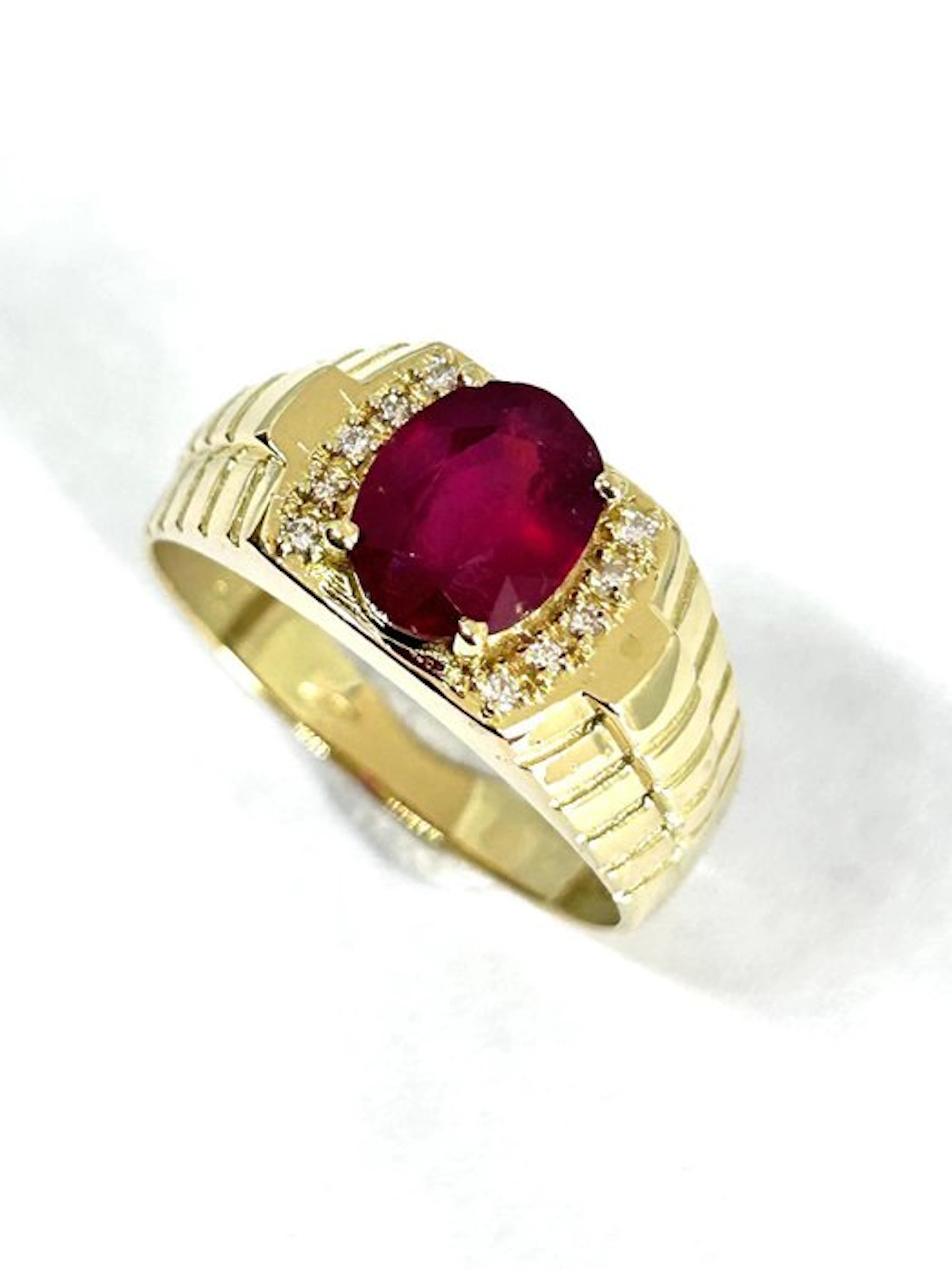 Ring - 18 kt. Yellow gold Ruby - Diamond