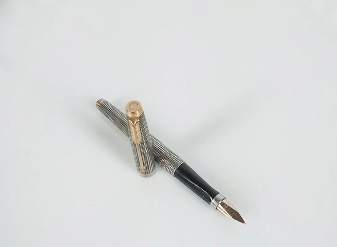 Parker - 75 Ciselé Argento massiccio e oro 14 KT - Fountain pen