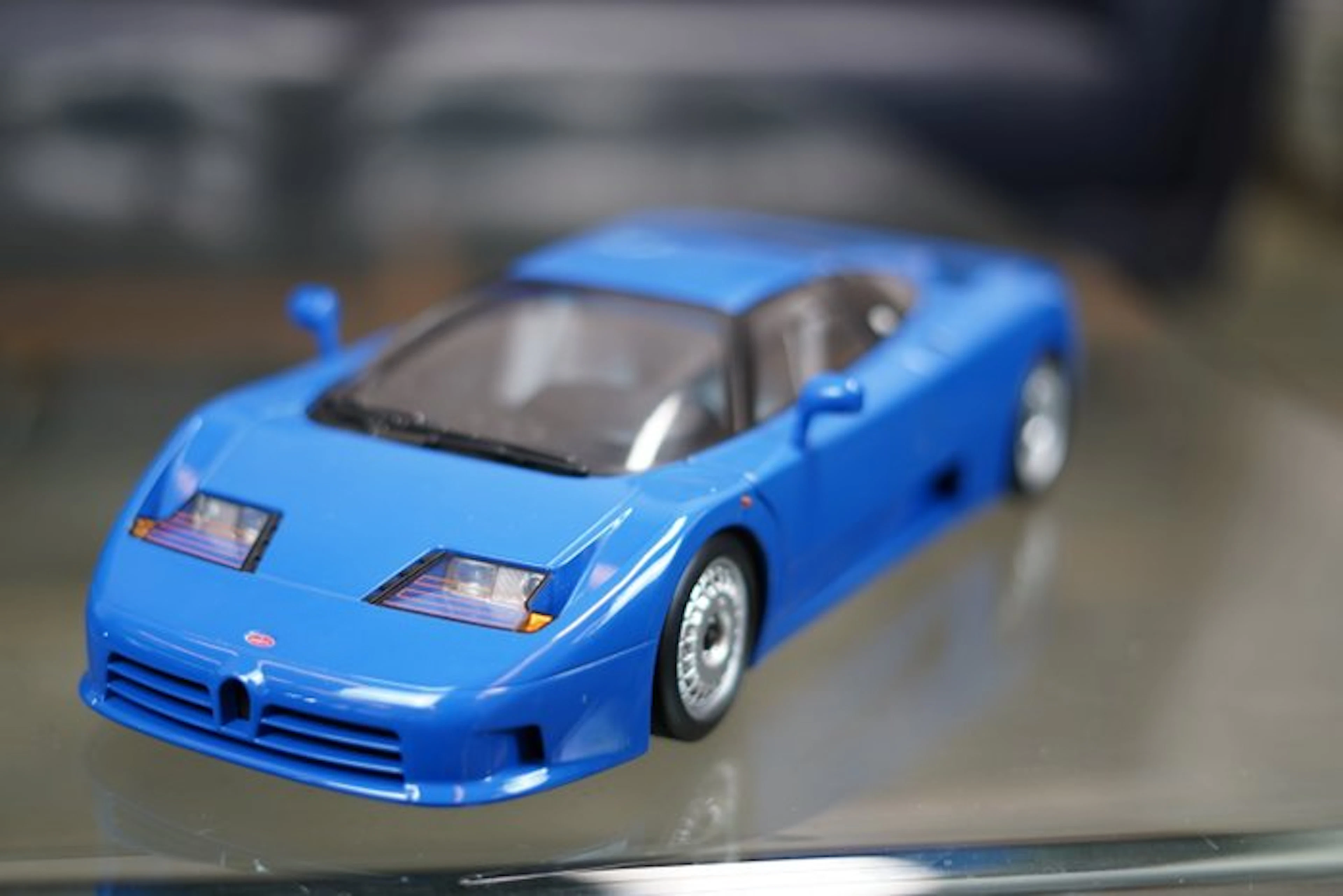 KK-Scale 1:12 - Model car - Bugatti EB110