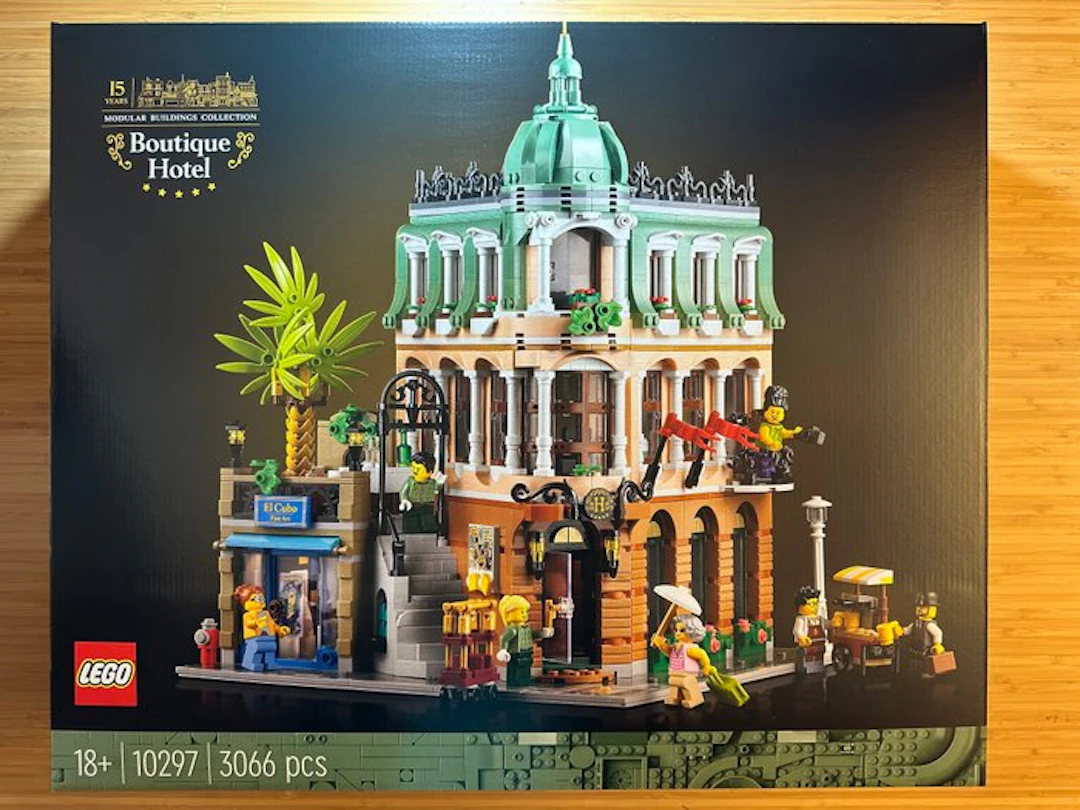 LEGO Set - 10297 - Creator Expert - Boutique Hotel