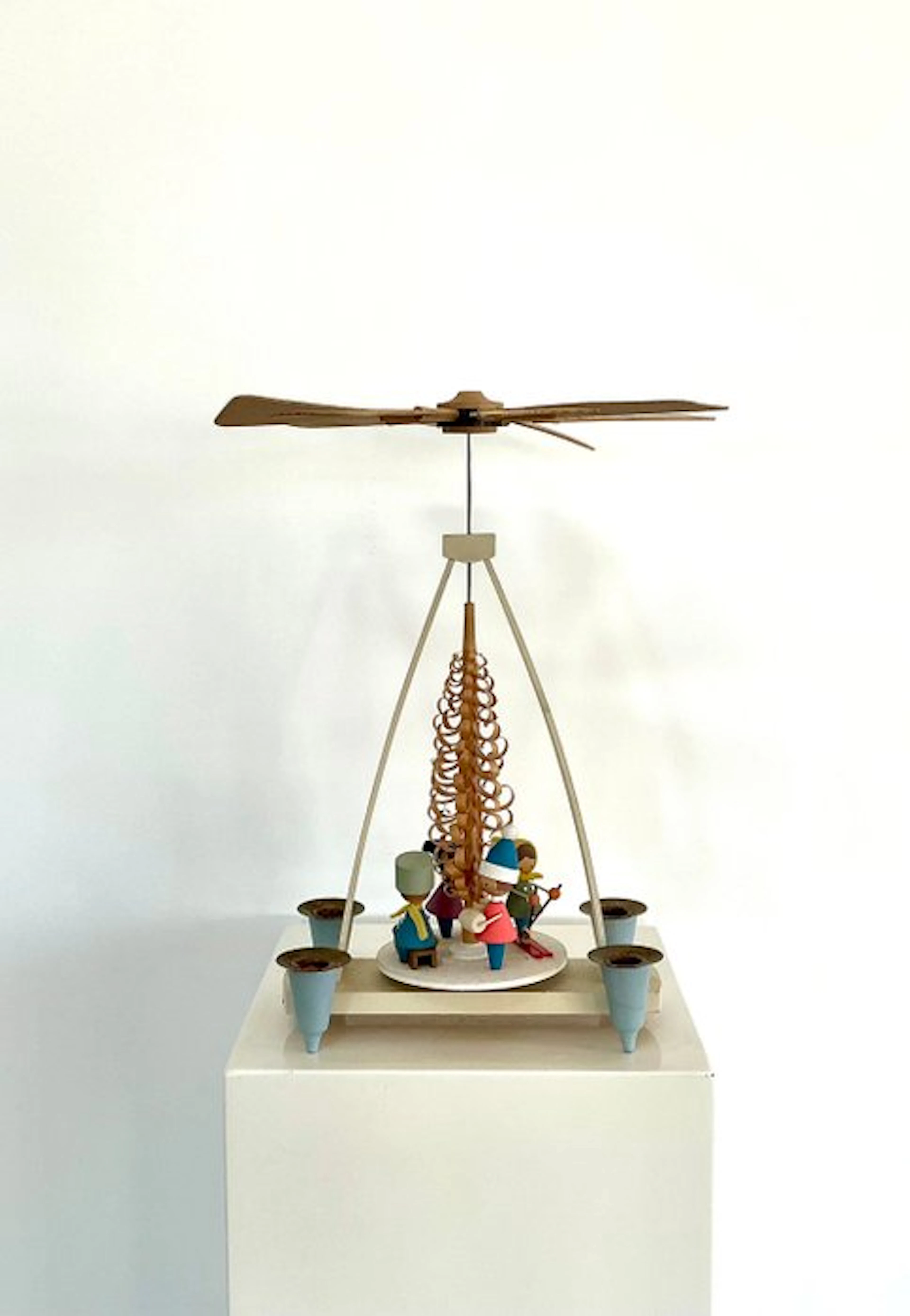 Christmas decoration Vero - Christmas pyramid Winterkinder - Wood