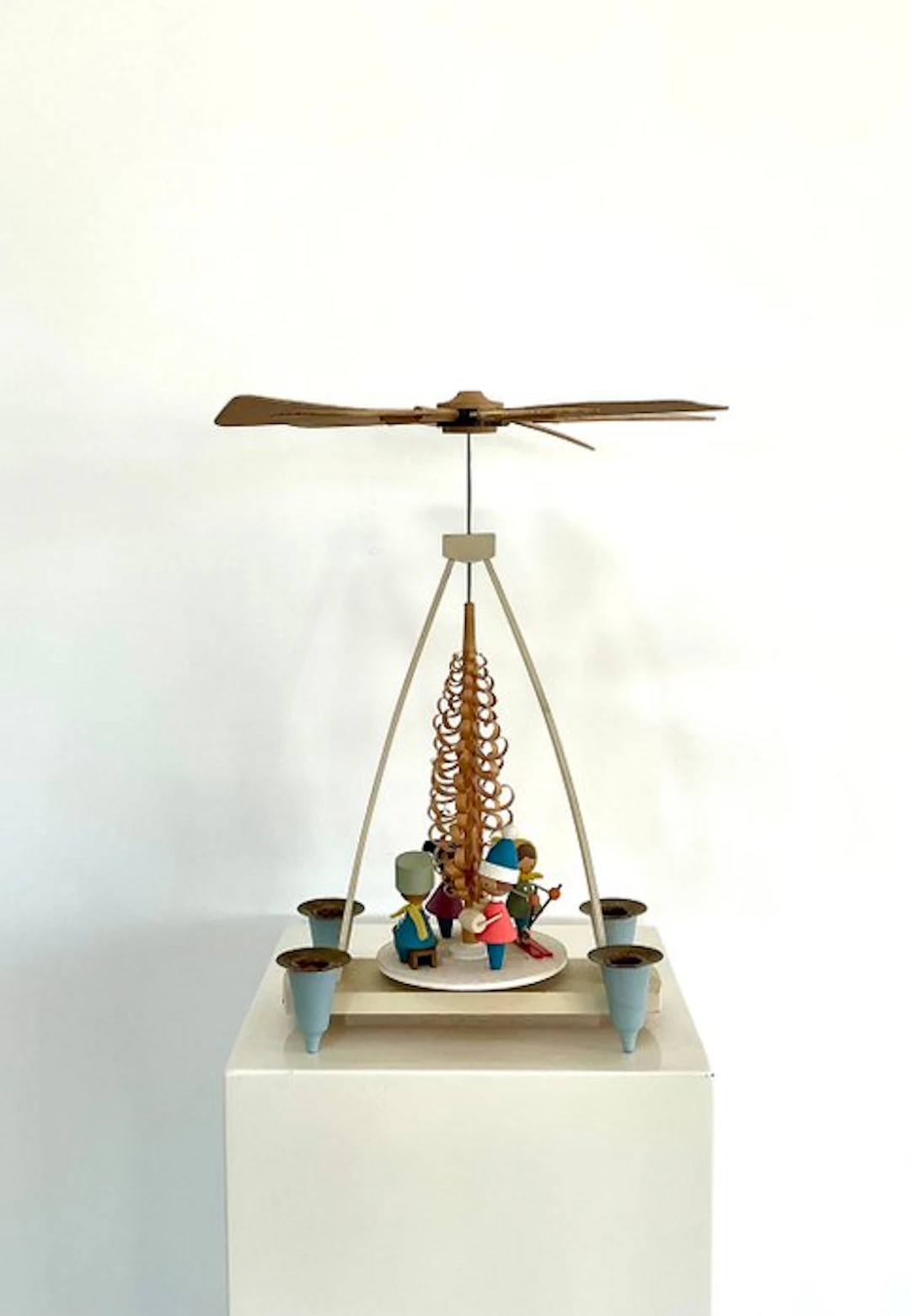 Christmas decoration Vero - Christmas pyramid Winterkinder - Wood
