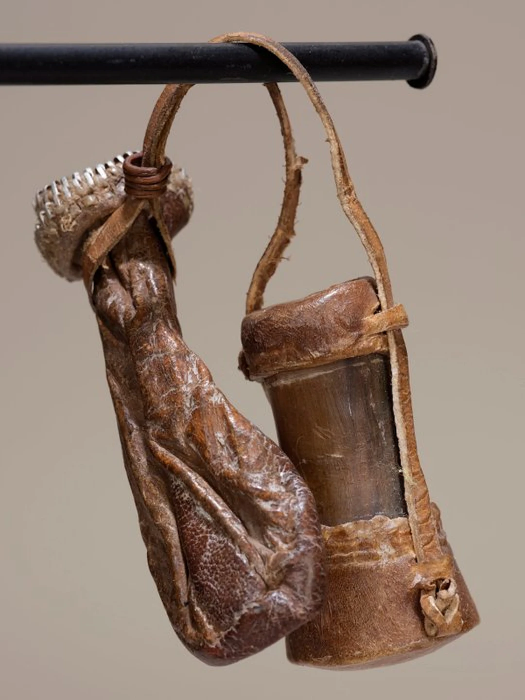 Tobacco and crushed-shell powder container – Turkana – Kenya – horn