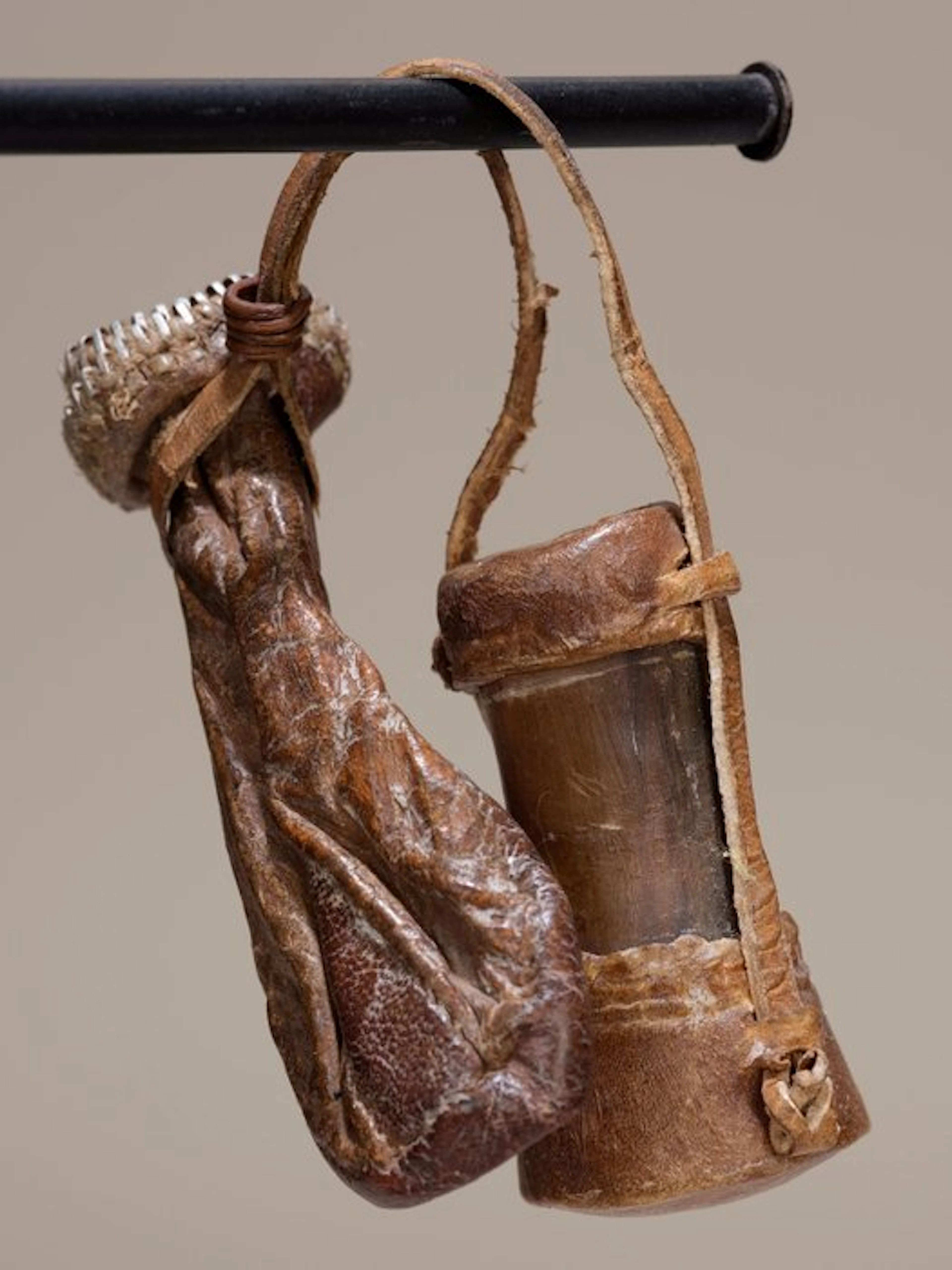 Tobacco and crushed-shell powder container – Turkana – Kenya – horn