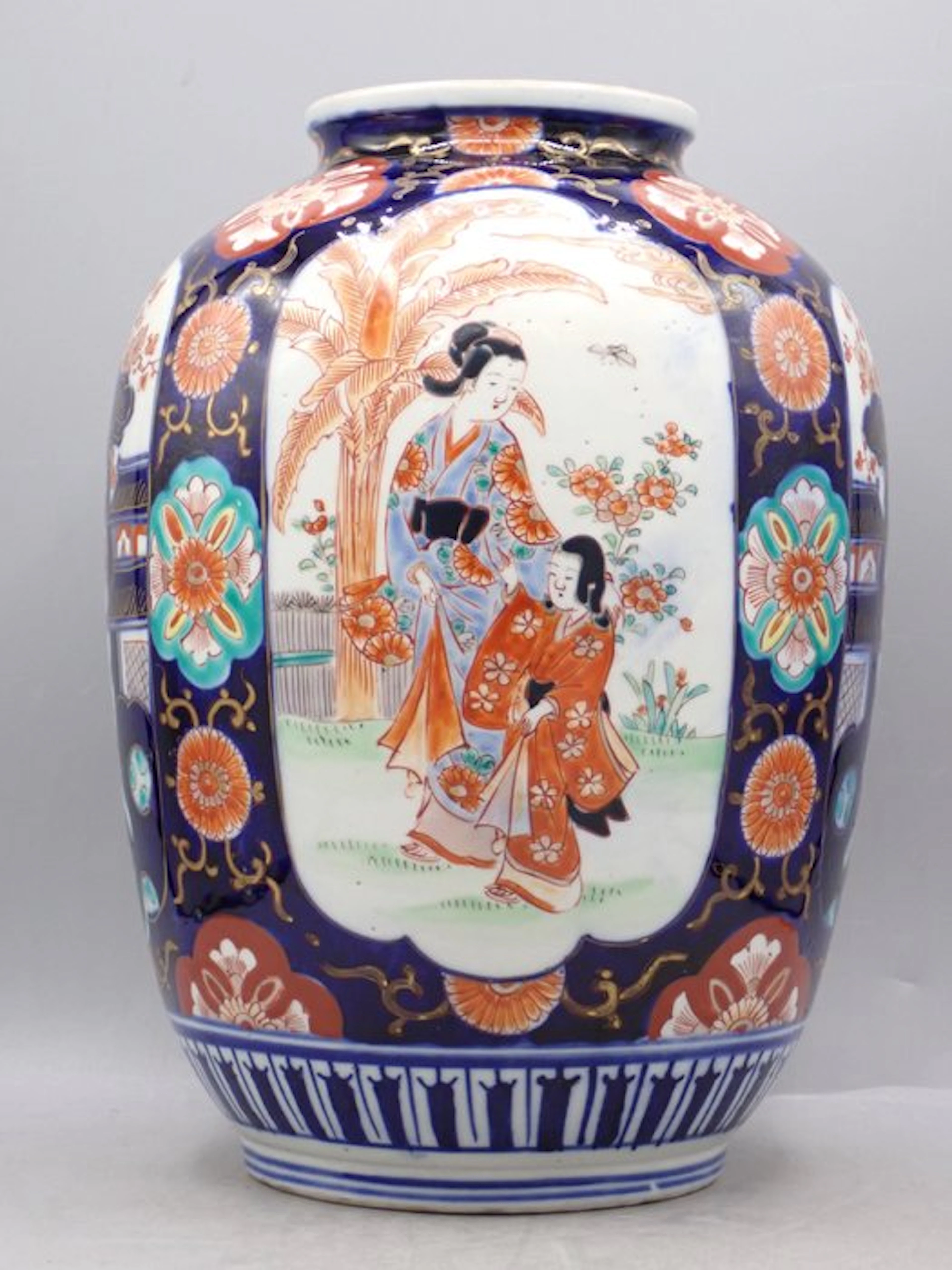 Vase - Porcelain - Japan - Meiji period (1868-1912) (No reserve price)