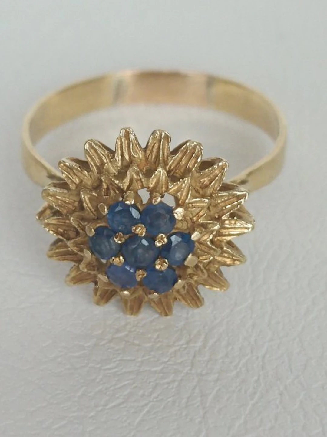 Cocktail ring - 18 kt. Yellow gold - 0.53ct. tw. Sapphire