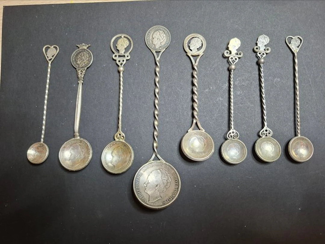Spoon (8) - Silver - 8 silver coin spoons
