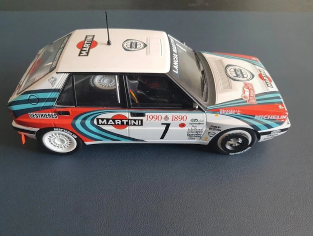 IXO 1:18 - Model sports car - Lancia Delta Integrale - 16 valves