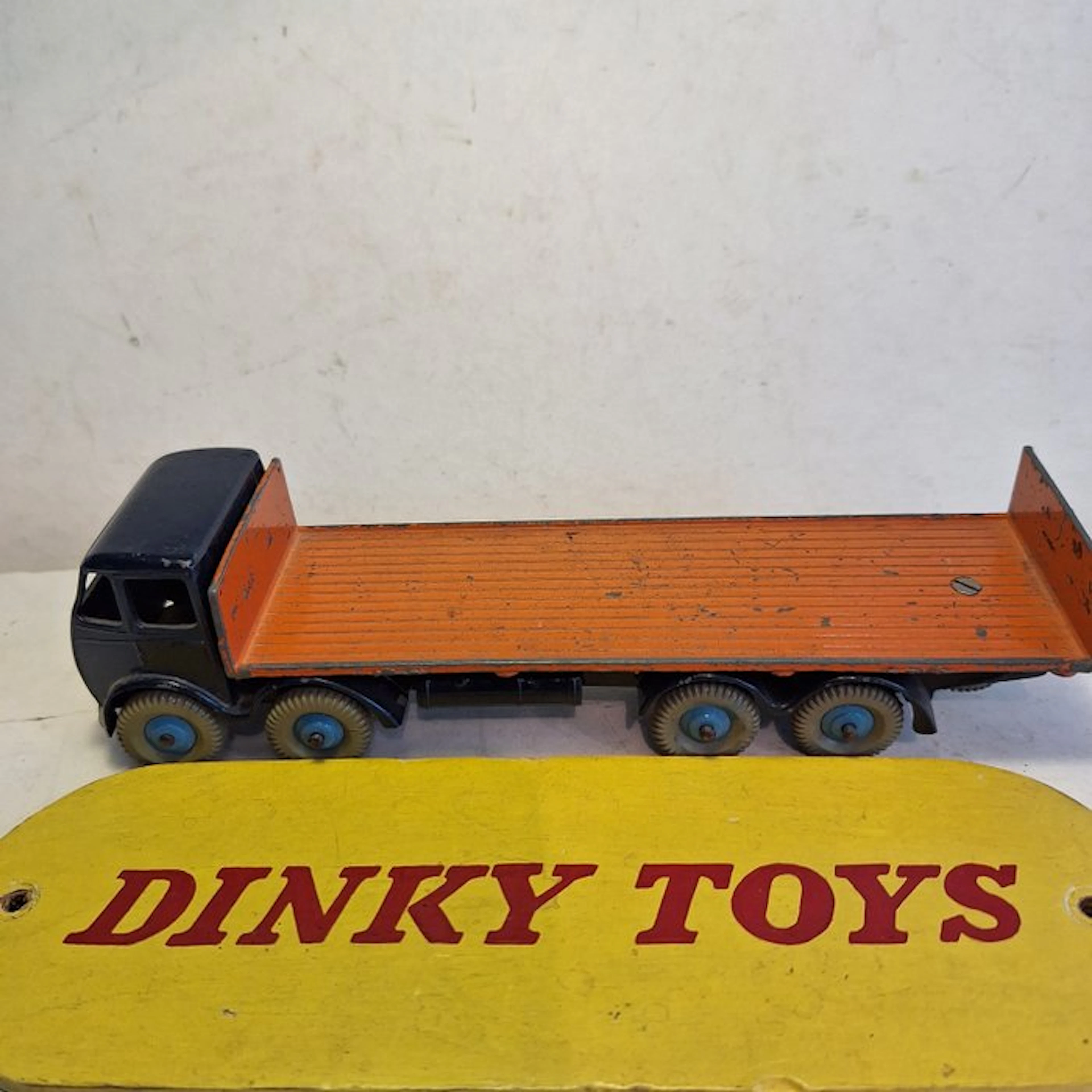 Dinky Toys 1:50 - Model car - Dinky Superoys - Foden flat truck with tailboard