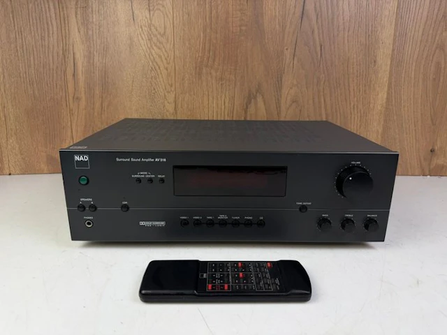 NAD - AV 316 Solid state multi-channel receiver