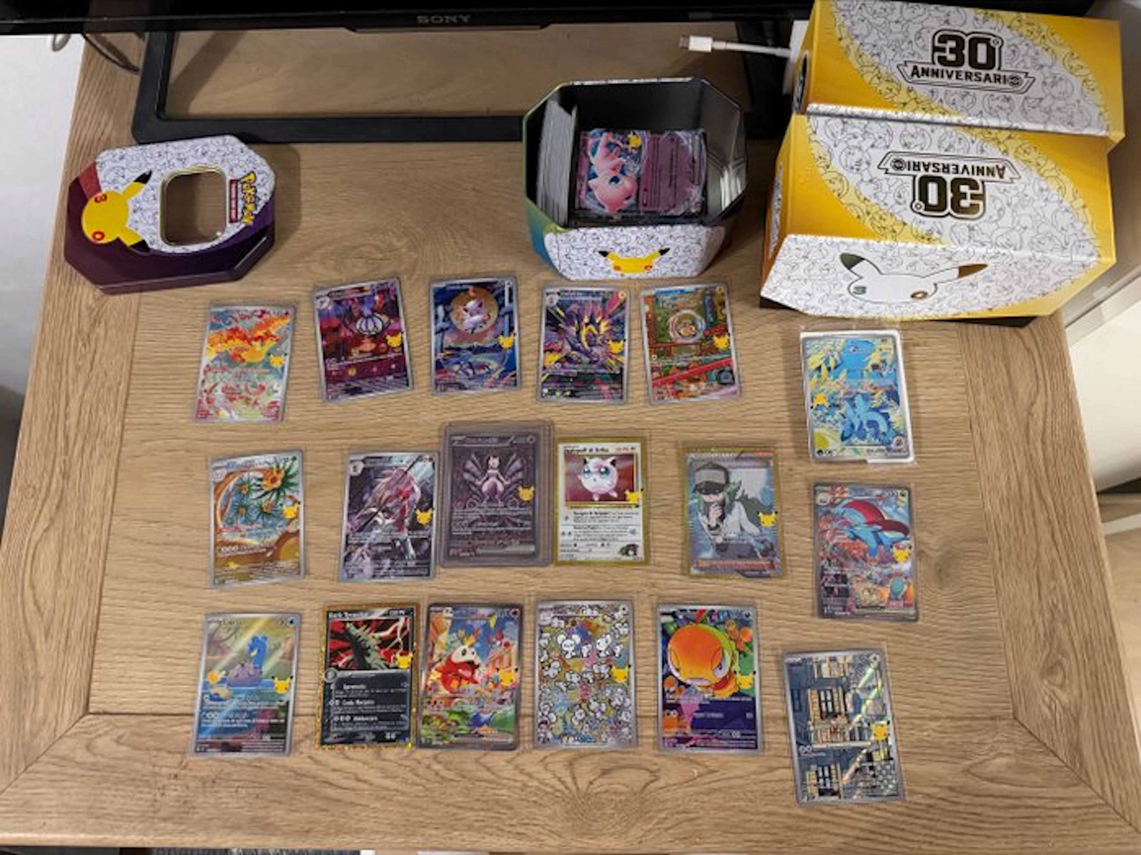 2500 Bulk cards - Mewtwo Alternate art