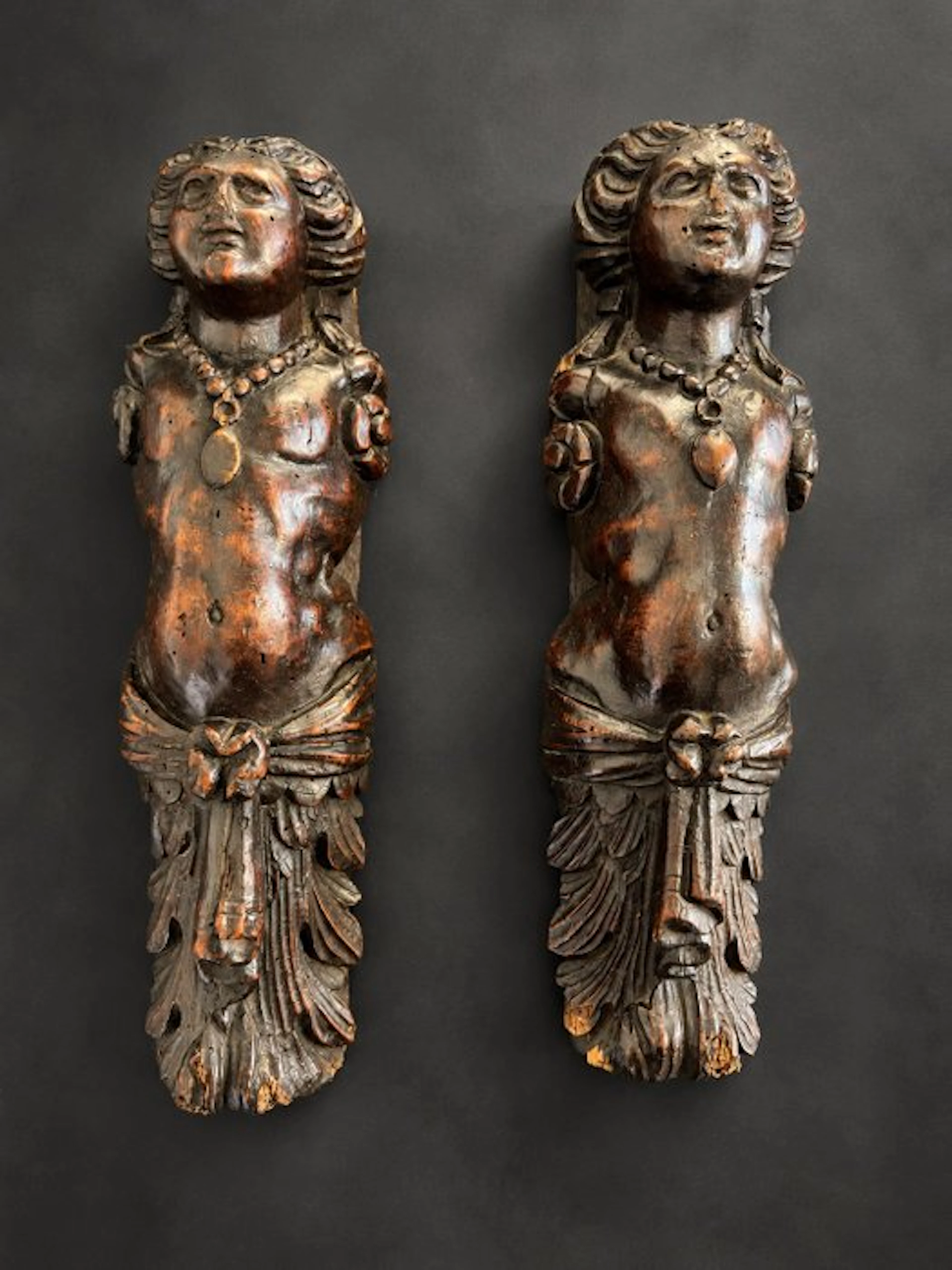 Decorative ornament (2) - Pair of feminine terms